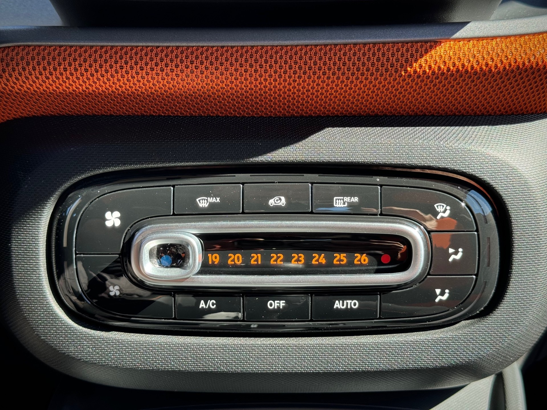 SMART fortwo passion twinmatic - Véhicule Suisse (CH)-image-13