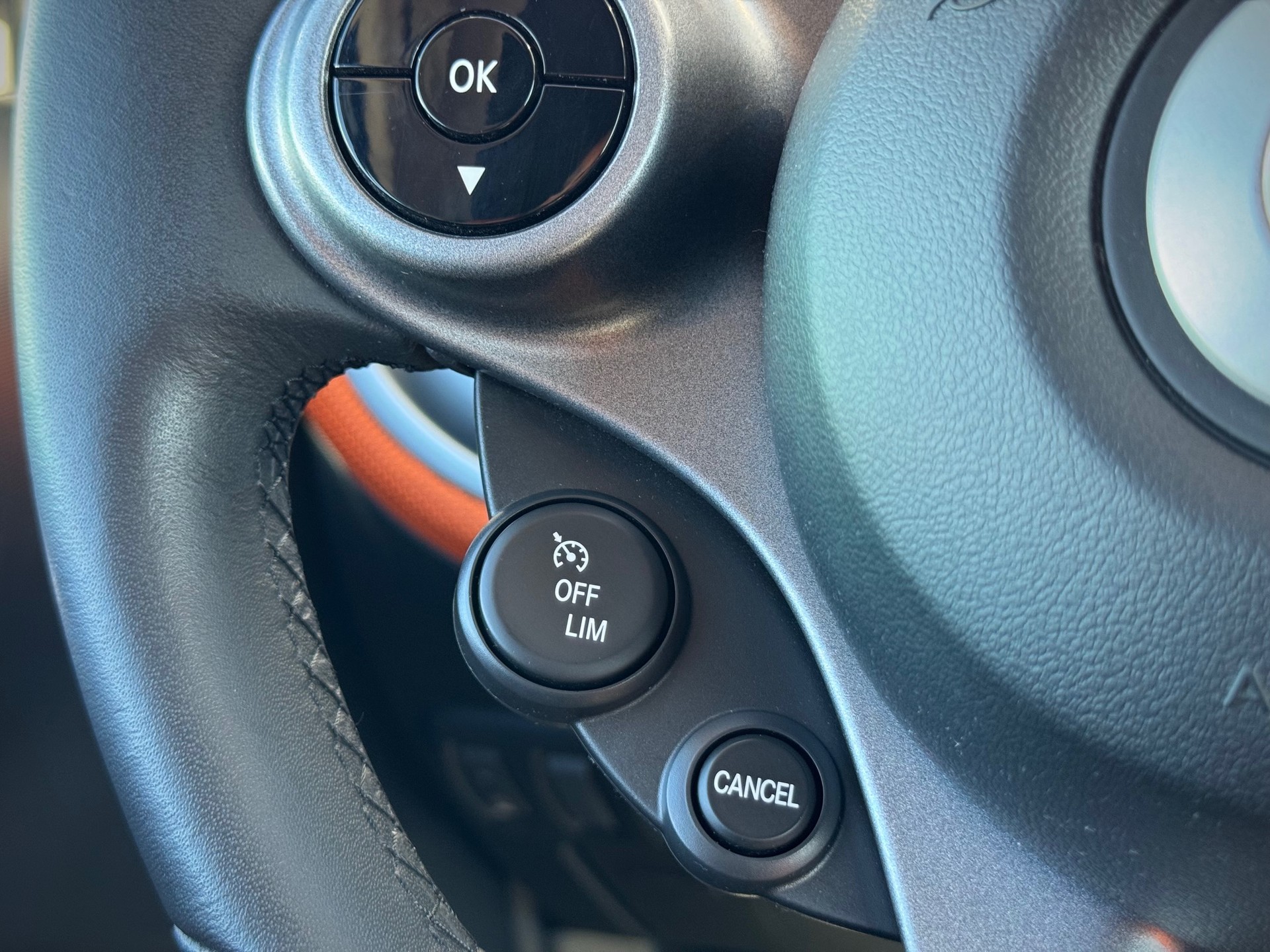 SMART fortwo passion twinmatic - Véhicule Suisse (CH)-image-14