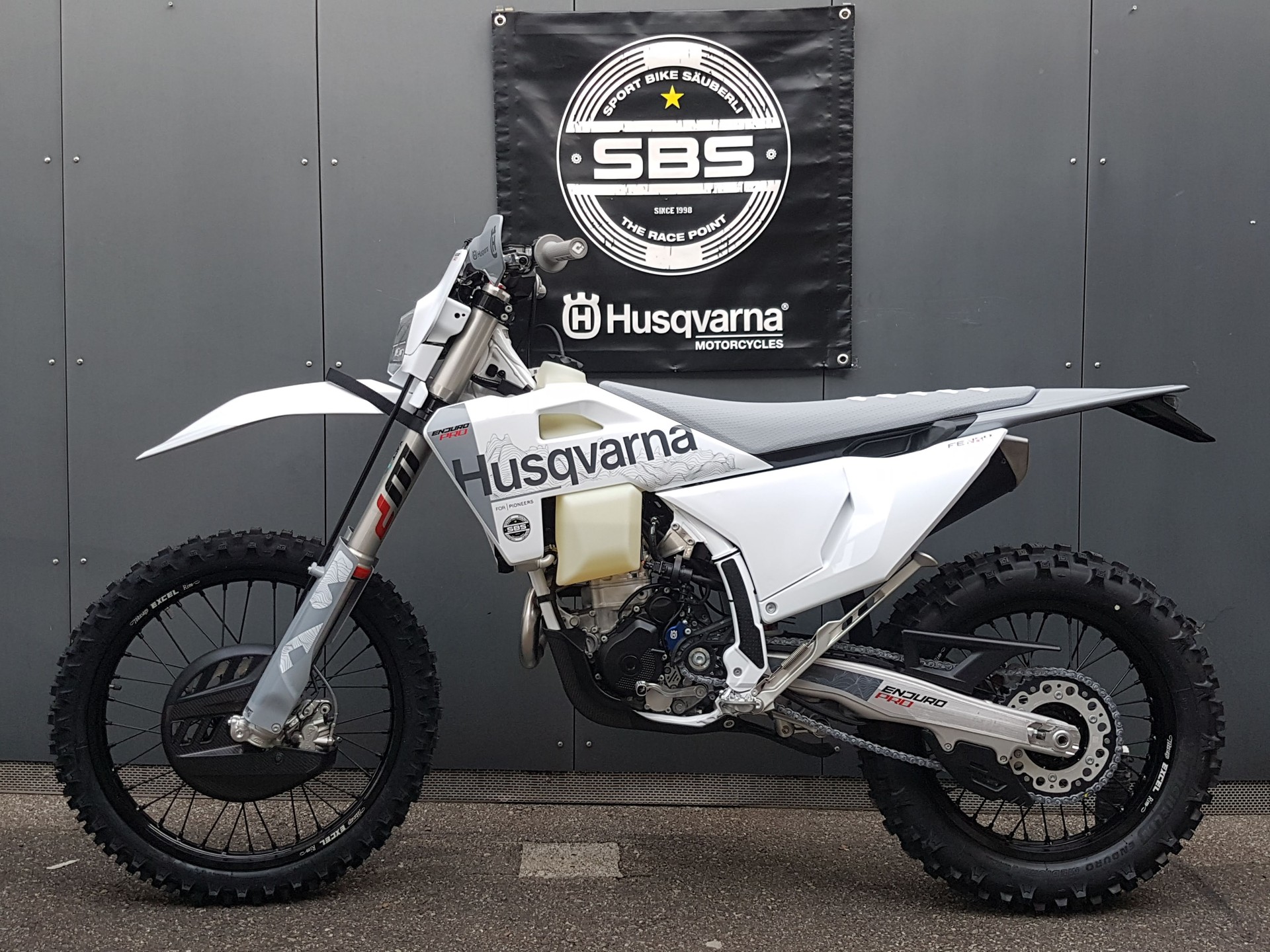 HUSQVARNA FE 350 Pro-image-1