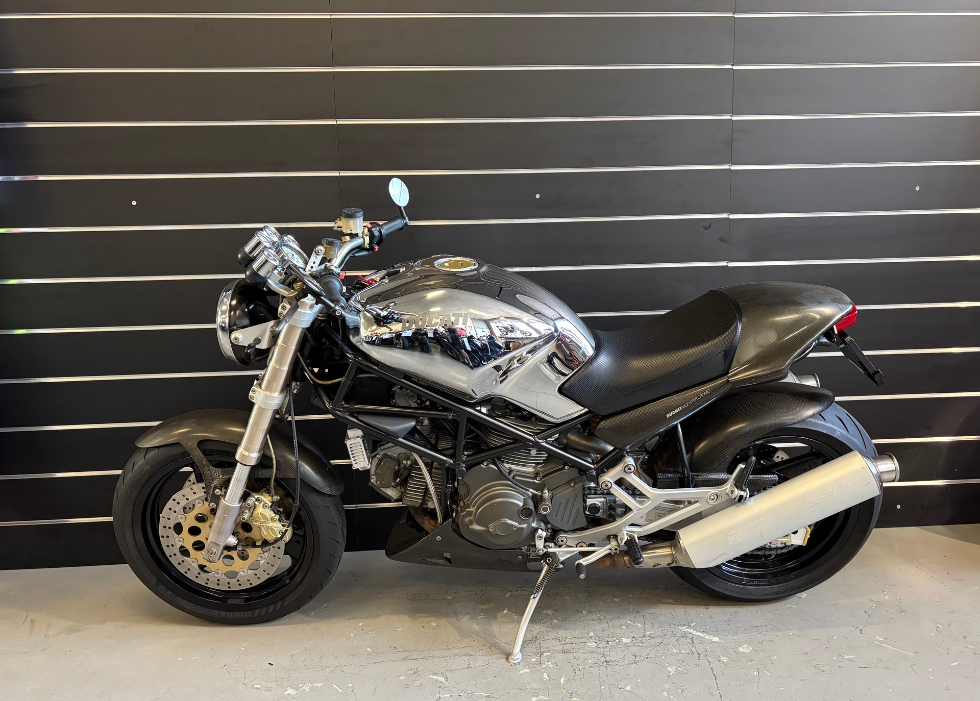 DUCATI Monster 900 Cromo-image-1