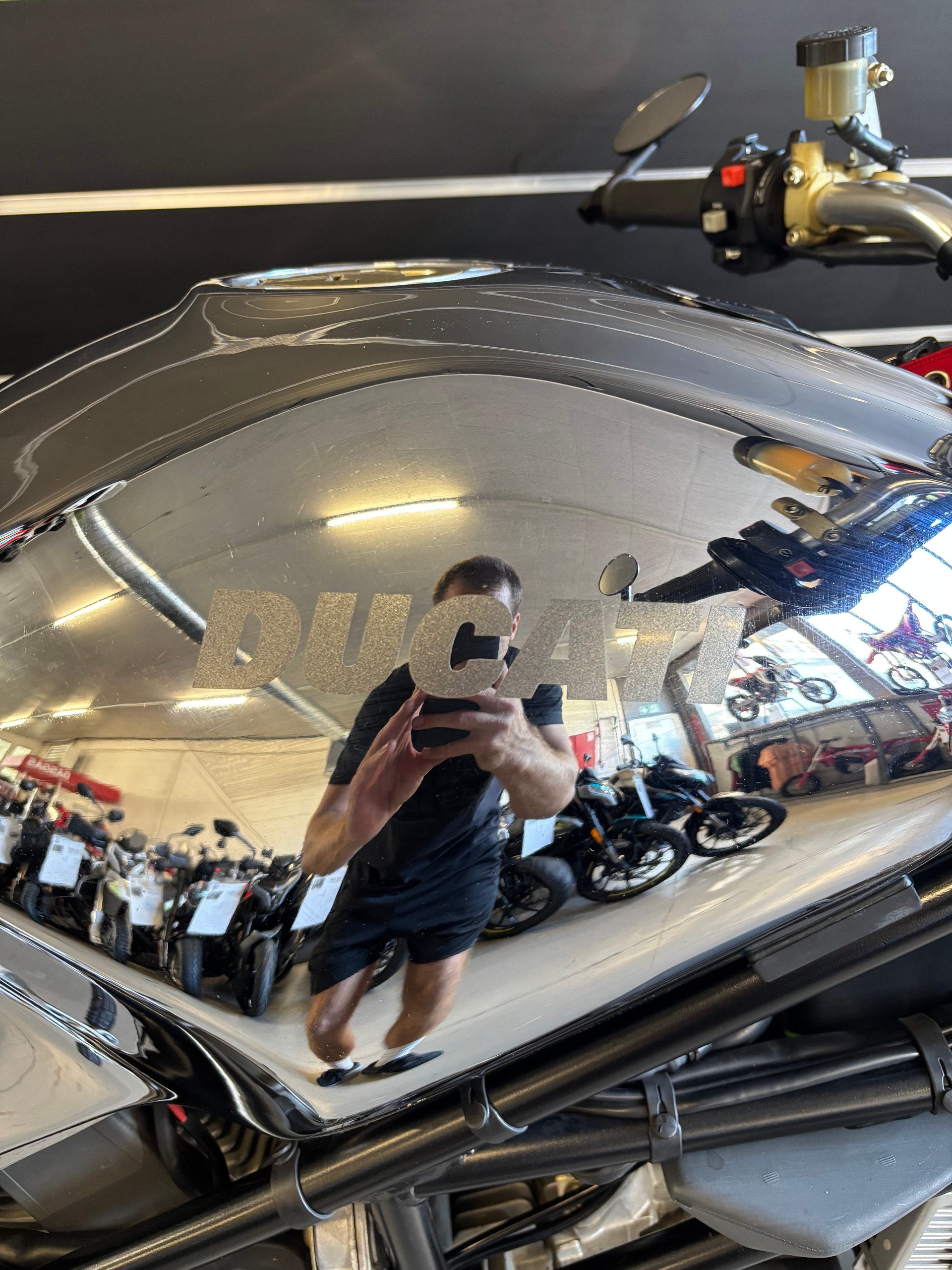 DUCATI Monster 900 Cromo-image-4