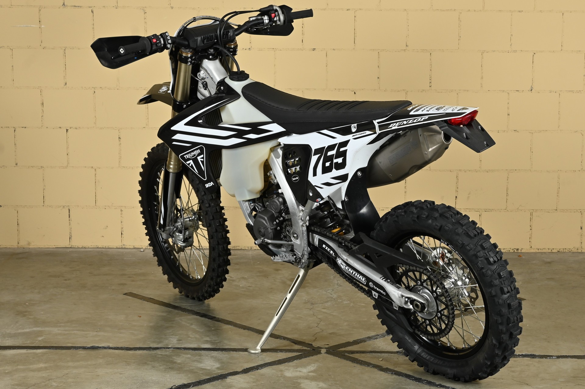 TRIUMPH TF 250 E-image-10