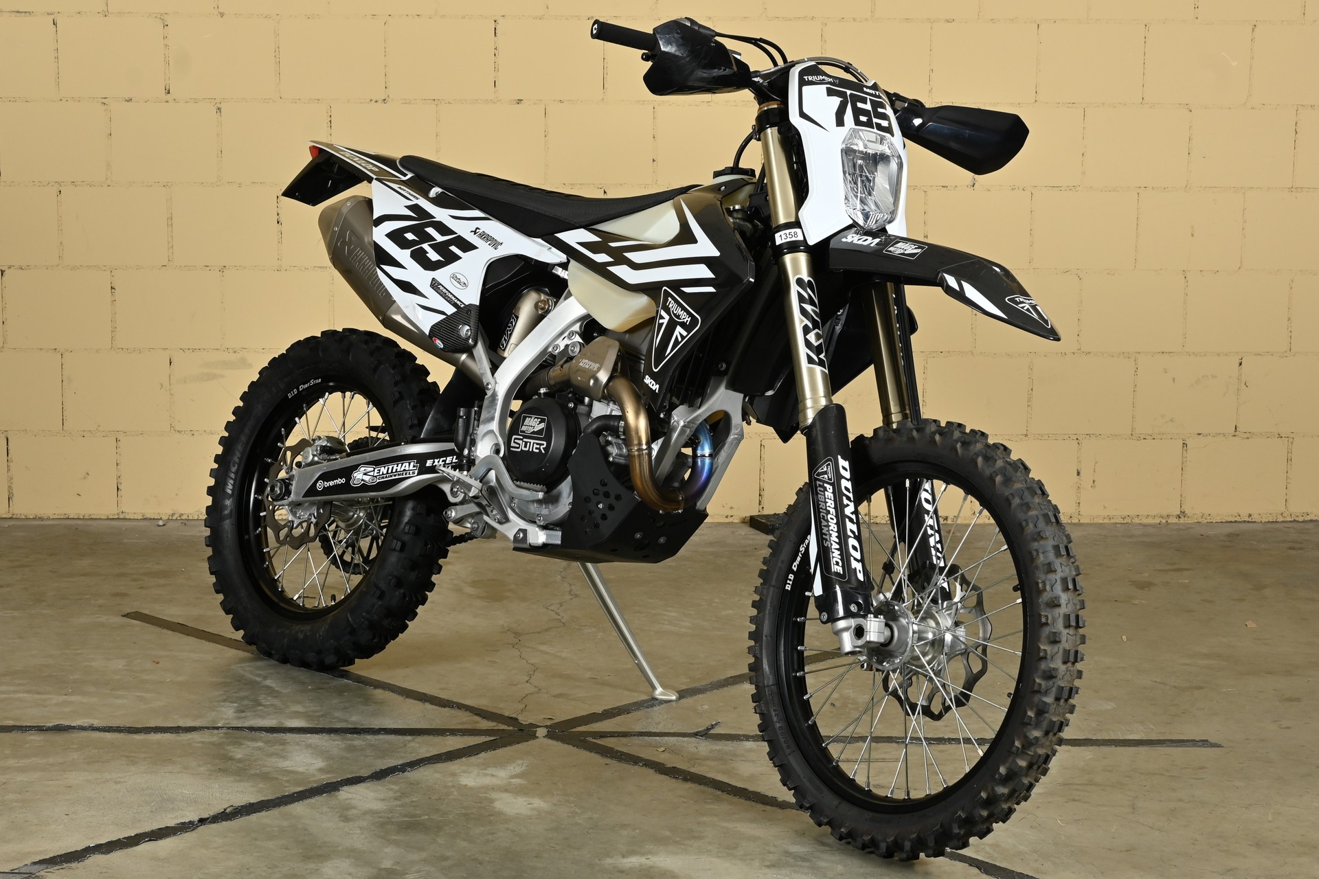 TRIUMPH TF 250 E-image-1