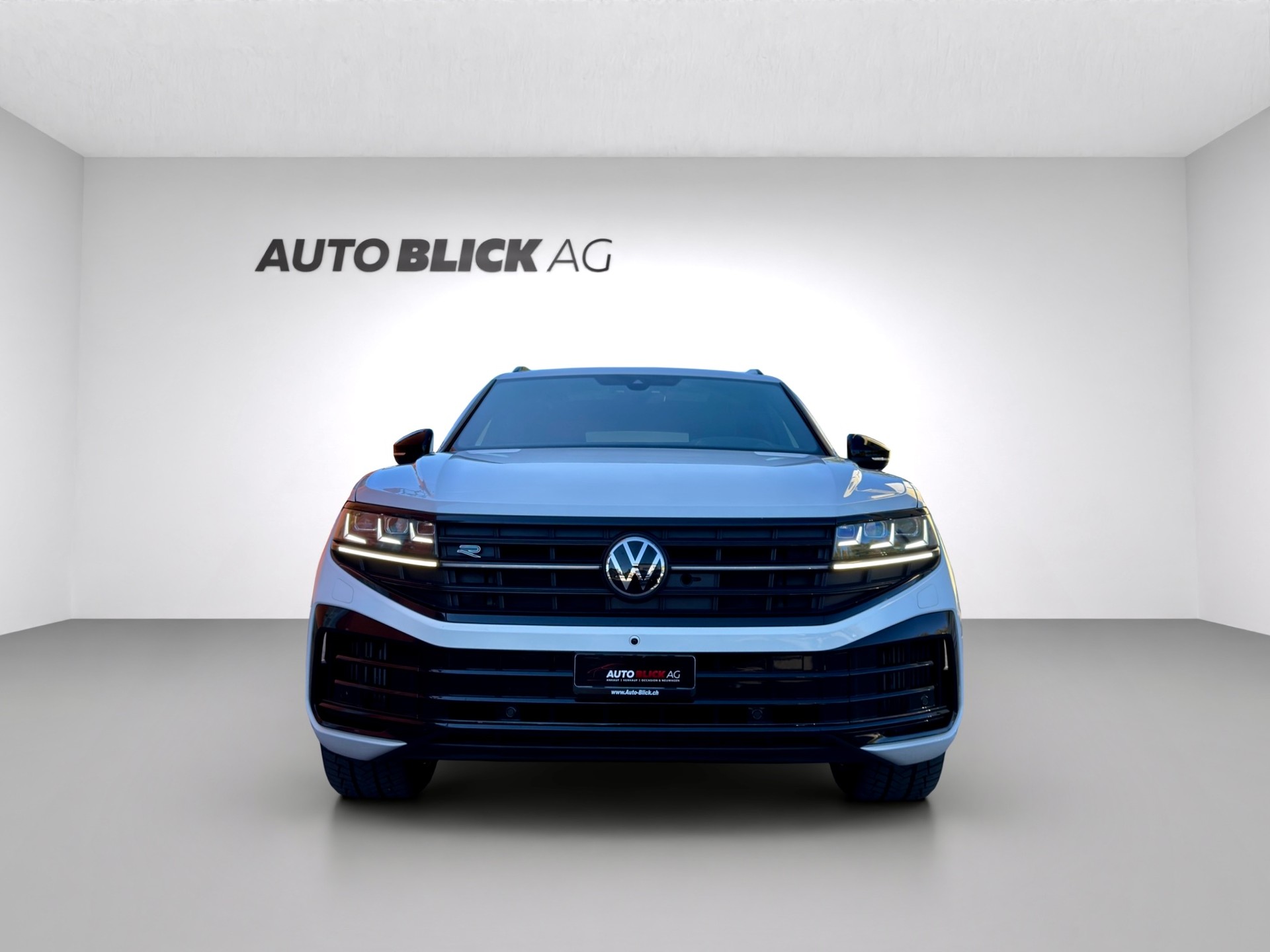 VW Touareg 3.0 TSI eHybrid R-Line Tiptronic-showroom-element-2