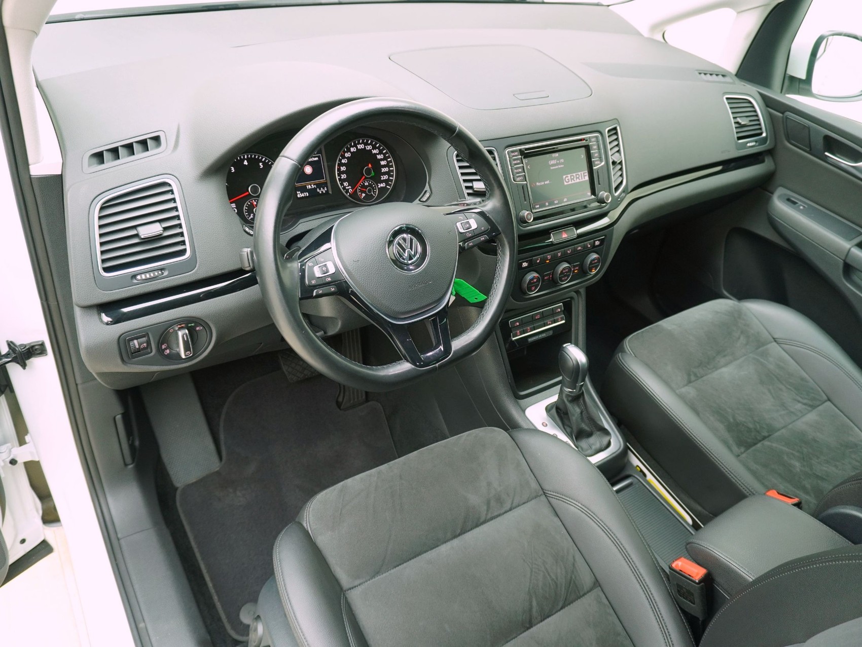 VW Sharan 1.4 TSI DSG Highline-image-9