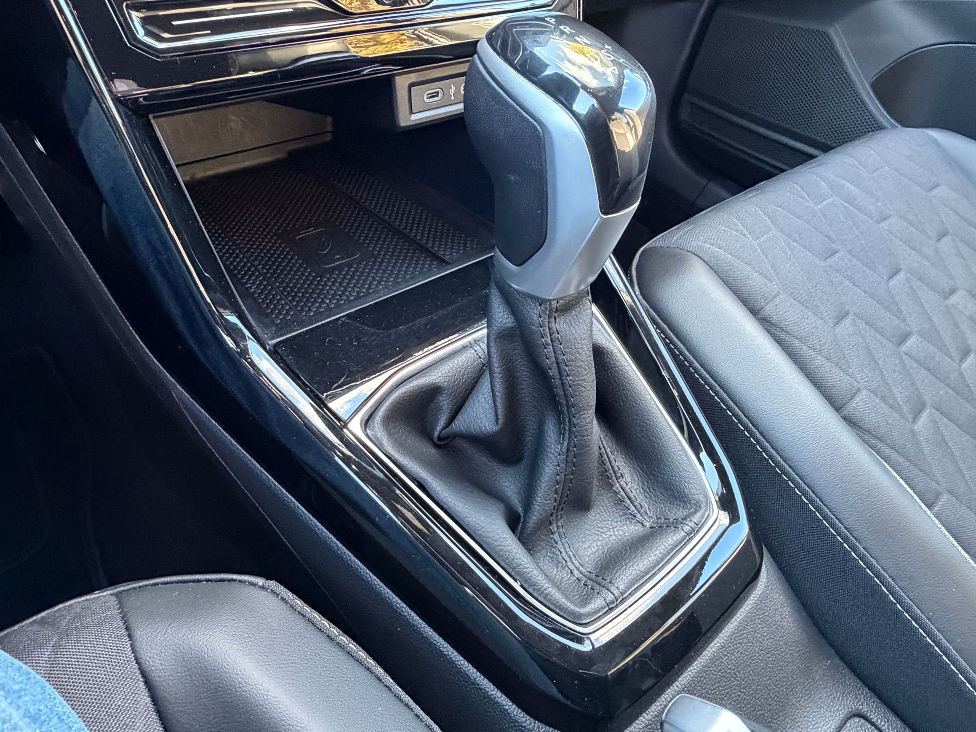 VW T-Cross 1.0 TSI EVO Life DSG-image-16