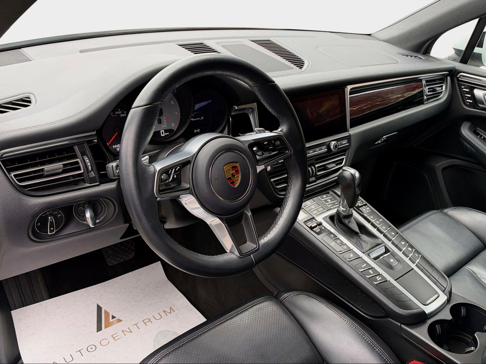 PORSCHE Macan S PDK-showroom-element-1
