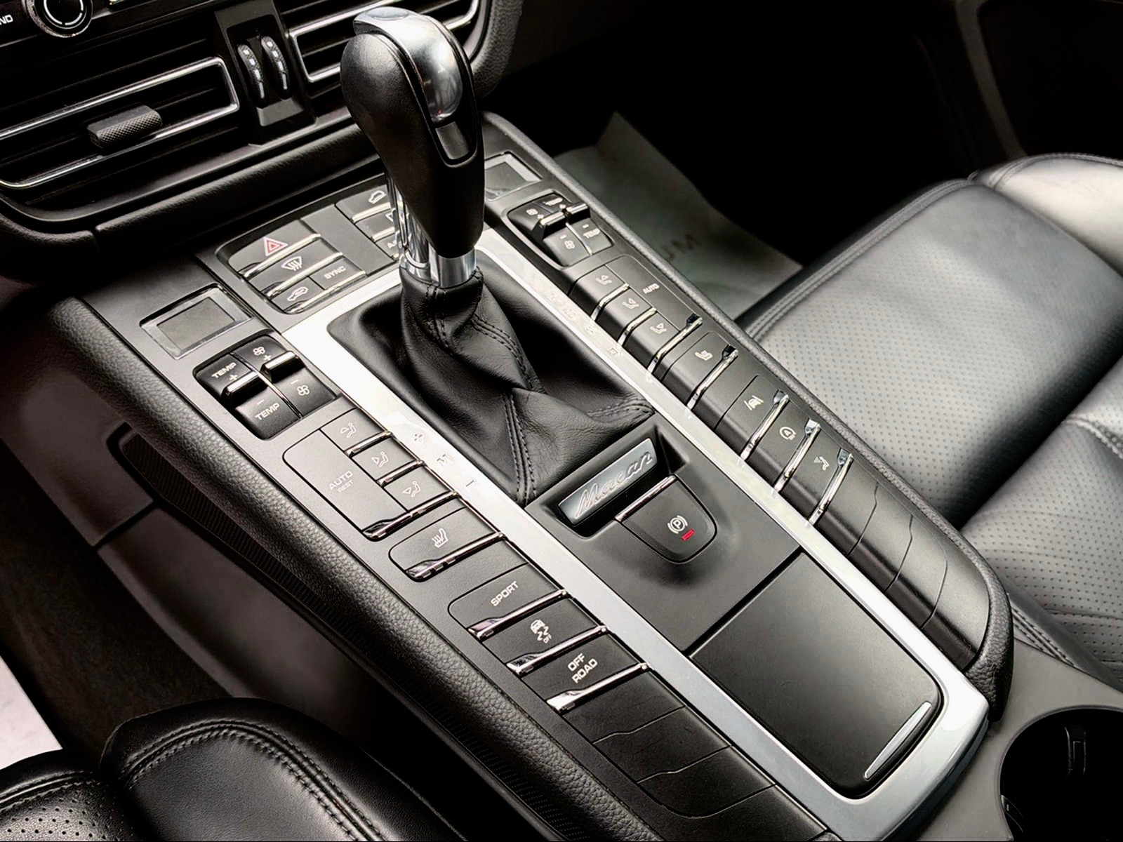 PORSCHE Macan S PDK-image-12