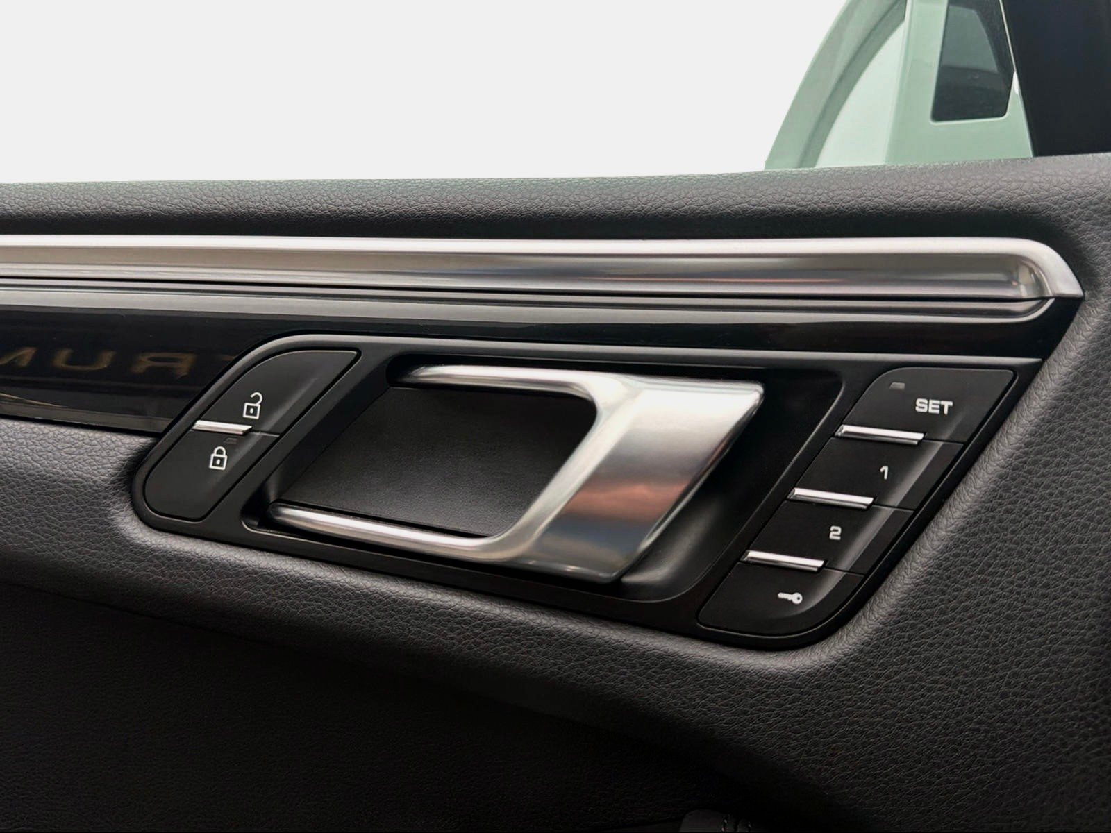 PORSCHE Macan S PDK-image-14