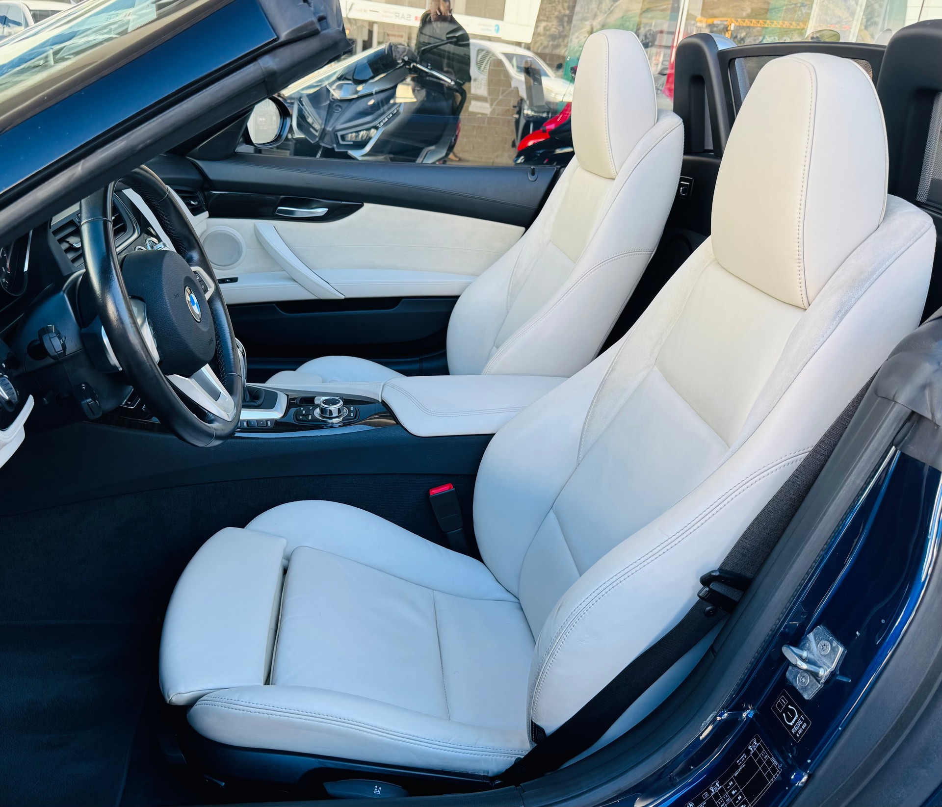BMW Z4 sDrive35i DKG-image-9