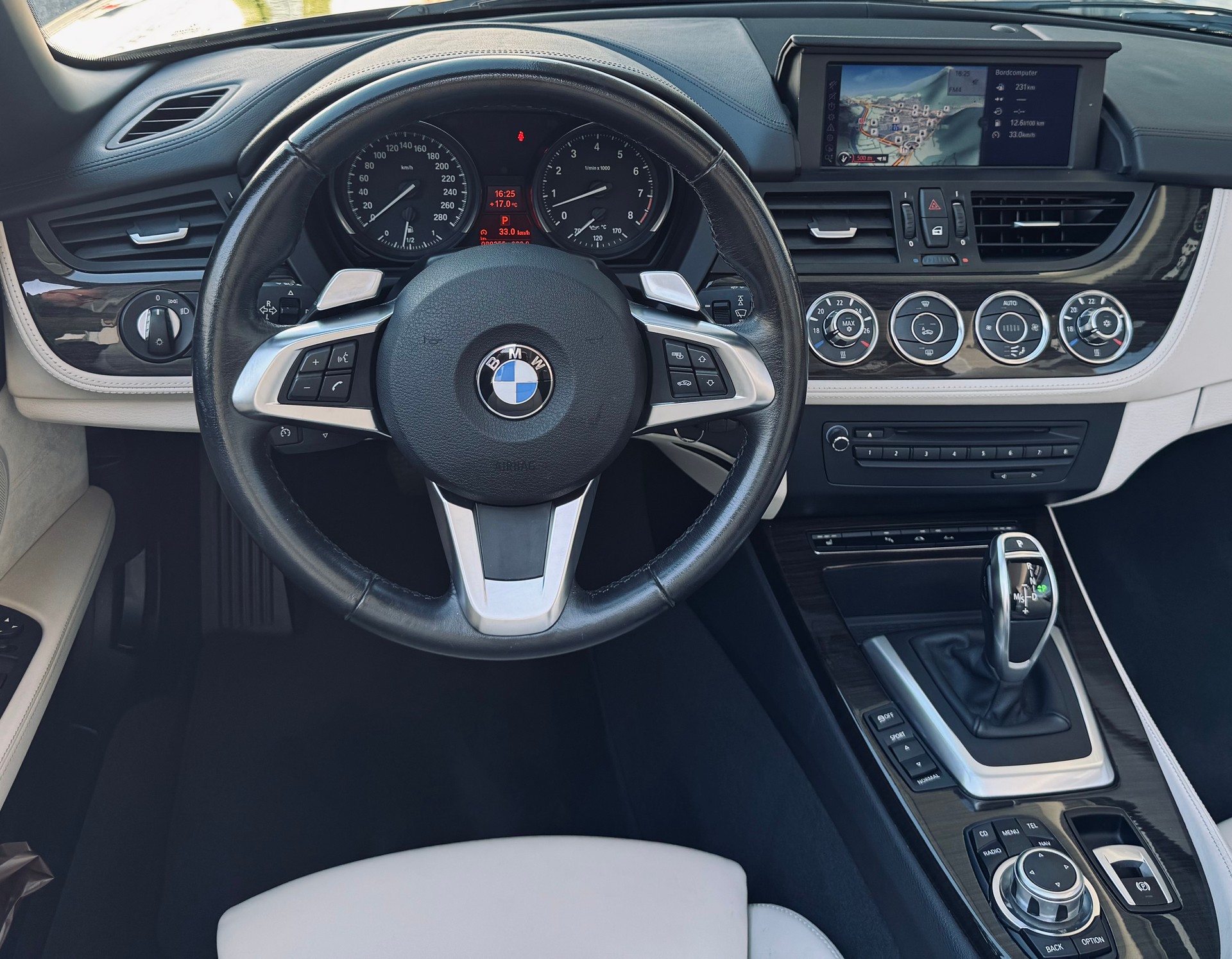 BMW Z4 sDrive35i DKG-image-12