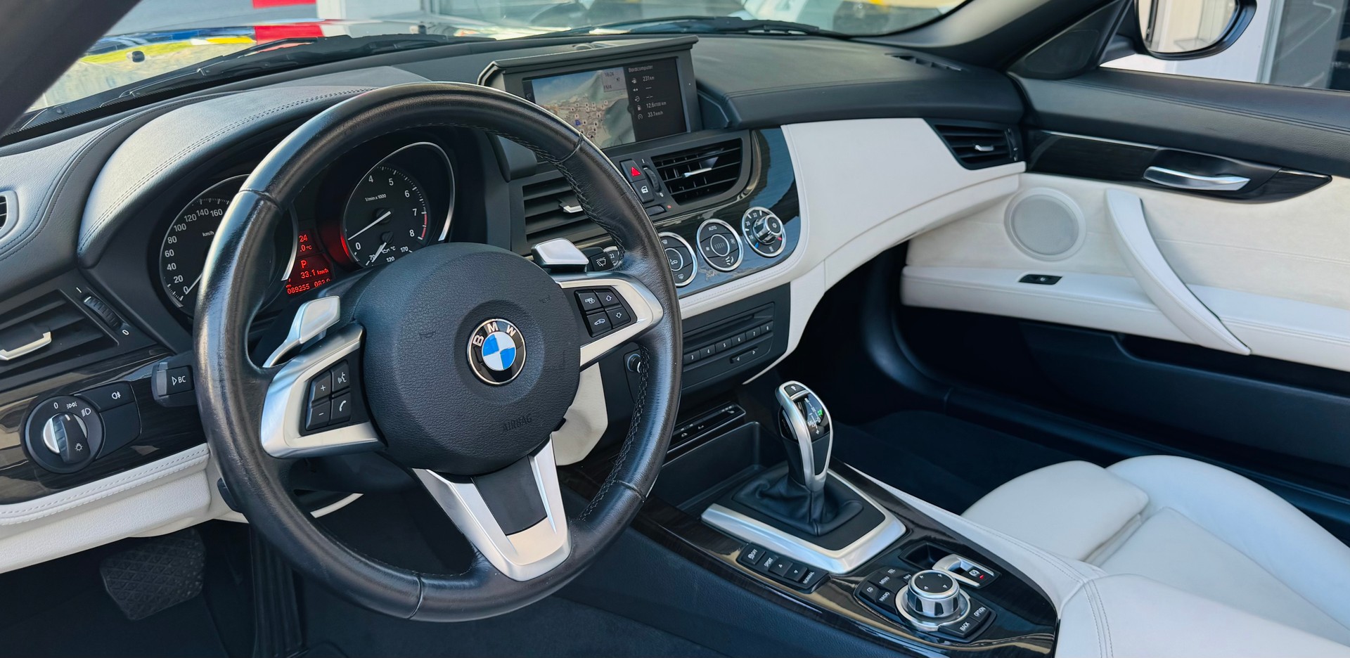 BMW Z4 sDrive35i DKG-image-8
