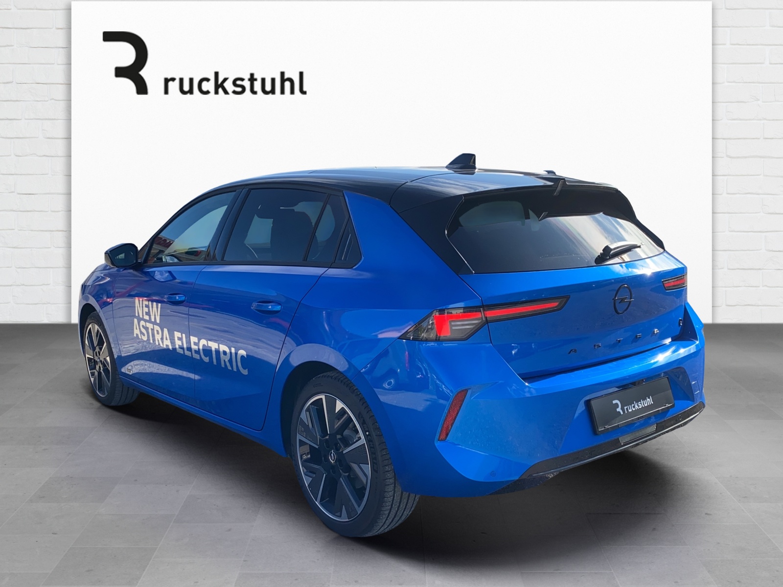 OPEL Astra-e Swiss Plus-showroom-element-3