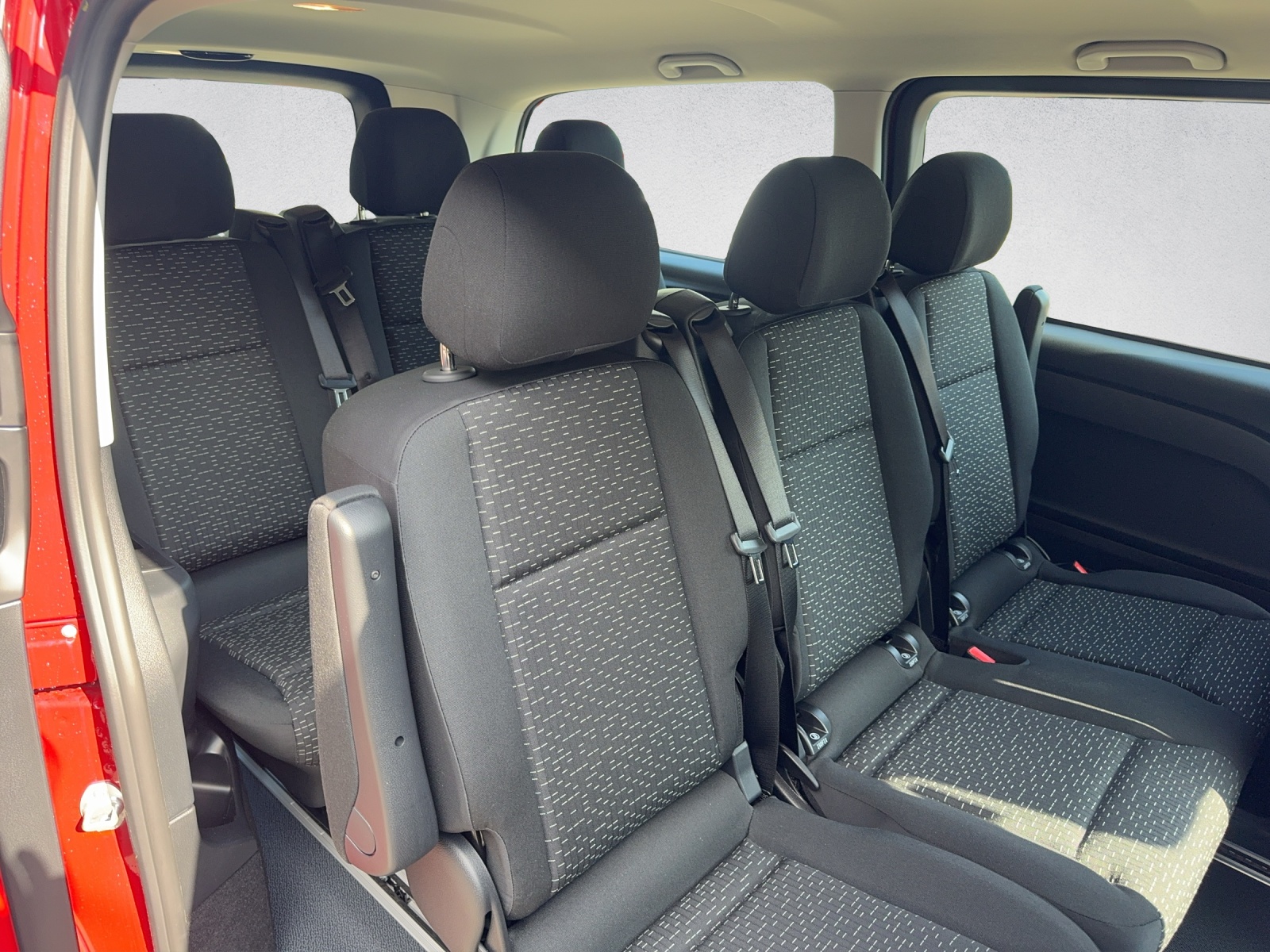 MERCEDES-BENZ eVito 90 kWh Tourer Pro-image-12