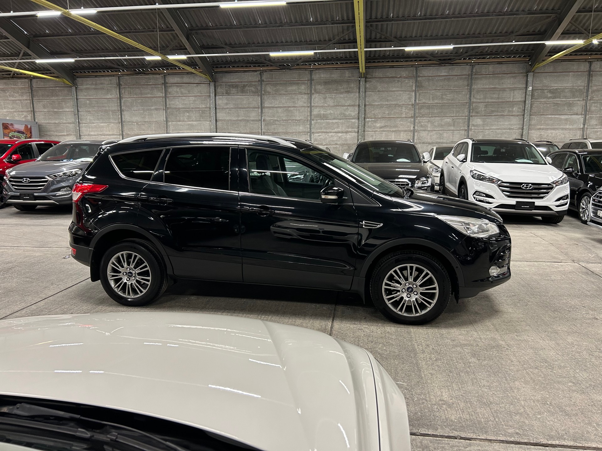 FORD Kuga 2.0 TDCi Carving 4WD PowerShift-showroom-element-2