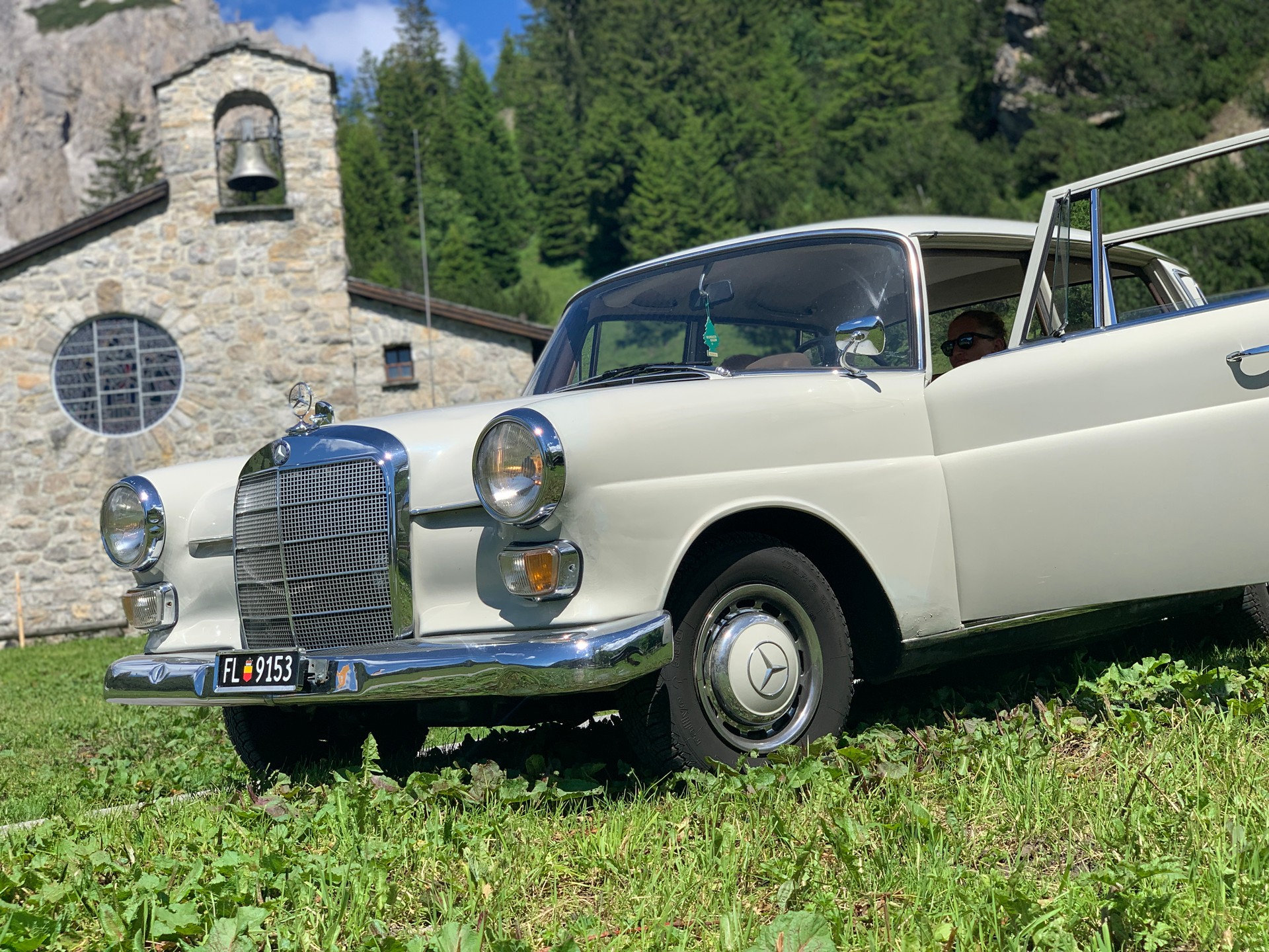 MERCEDES-BENZ 200
