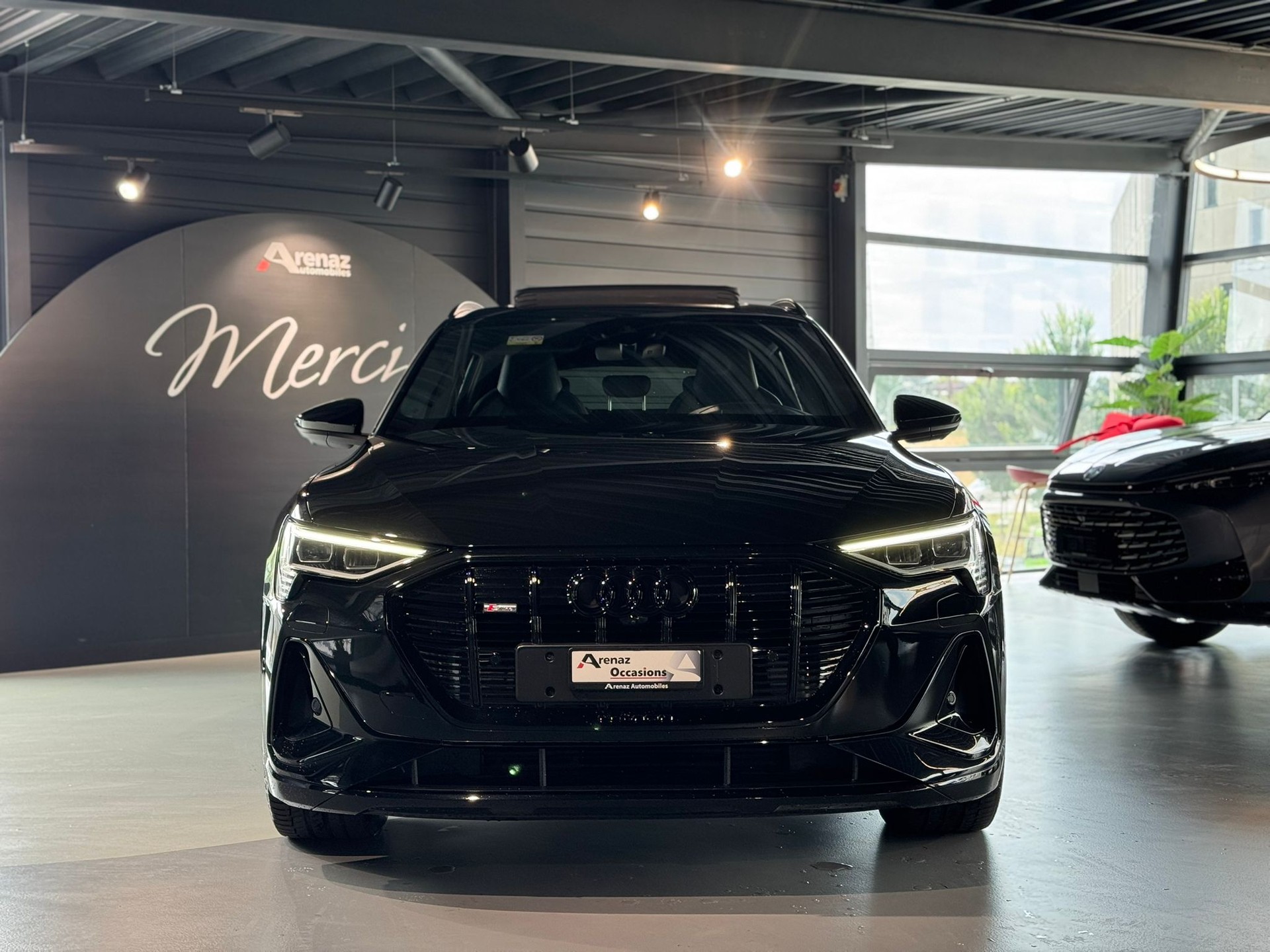 AUDI e-tron 55 S Line Black Edition quattro-showroom-element-2