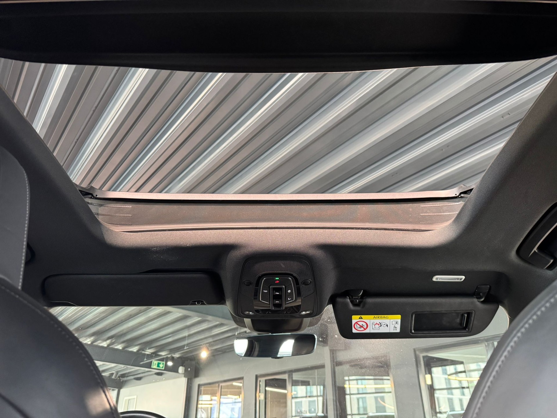 AUDI e-tron 55 S Line Black Edition quattro-image-18