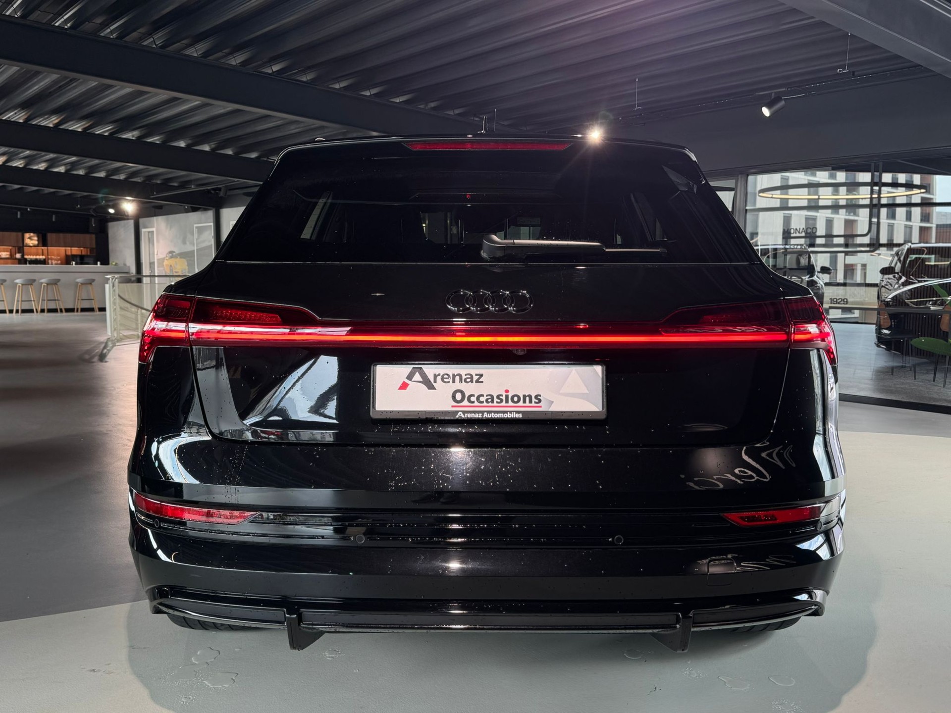 AUDI e-tron 55 S Line Black Edition quattro-showroom-element-3
