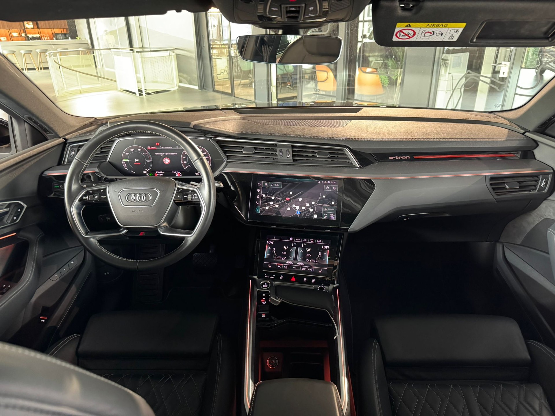 AUDI e-tron 55 S Line Black Edition quattro-image-17