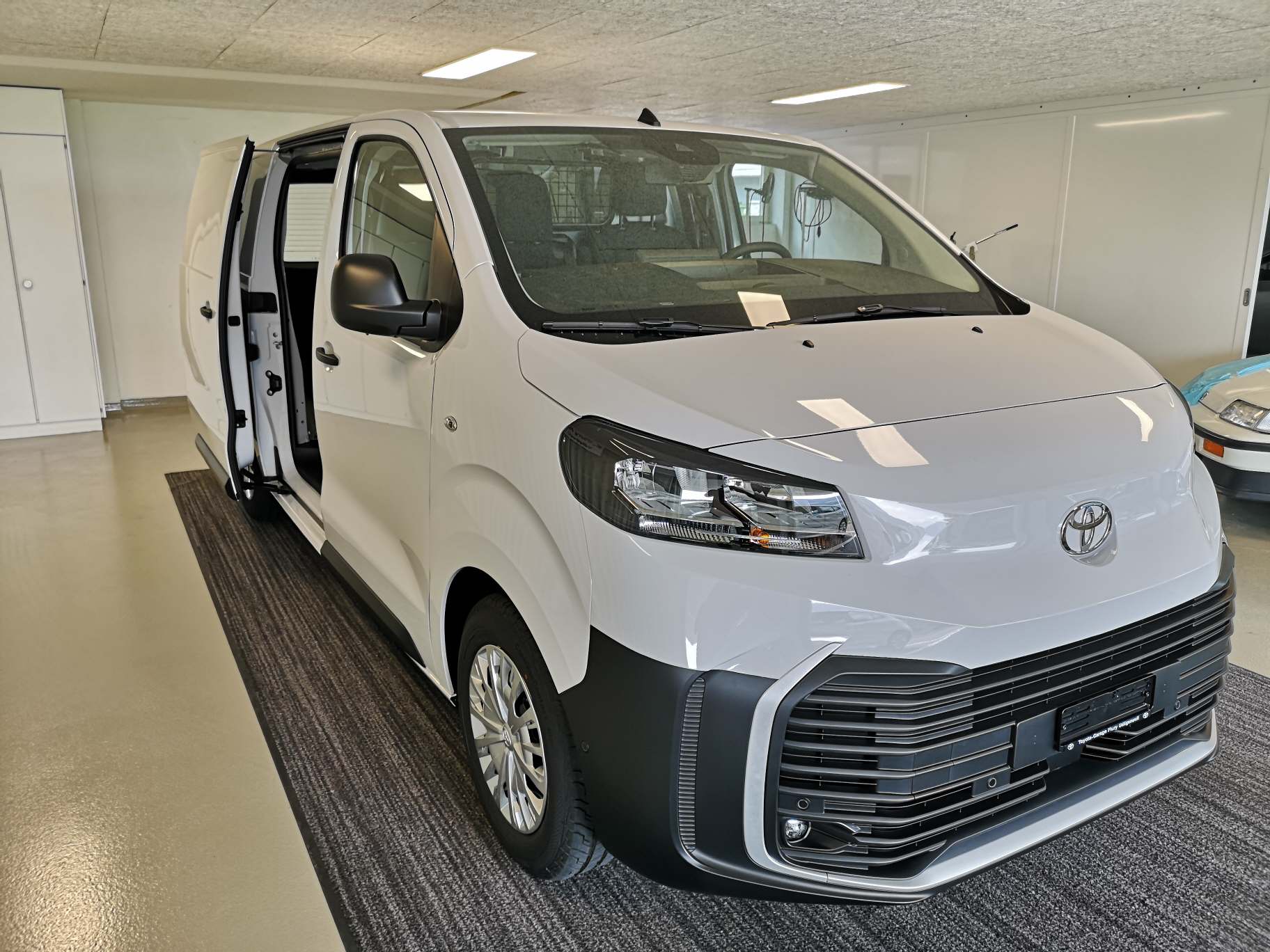 TOYOTA PROACE Van L1 75KWh Advanced-image-4