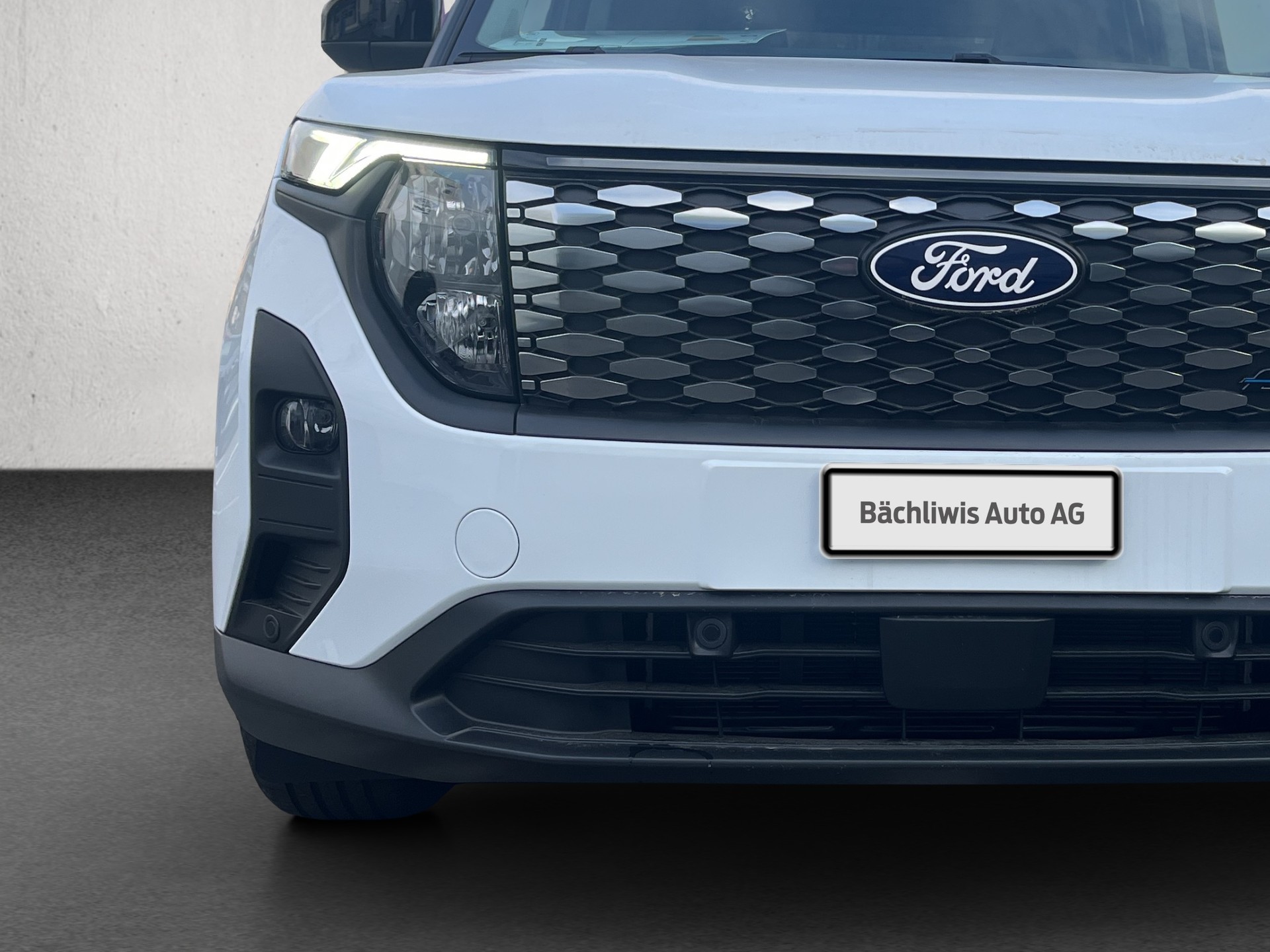 FORD E-Tourneo Courier Titanium-image-8