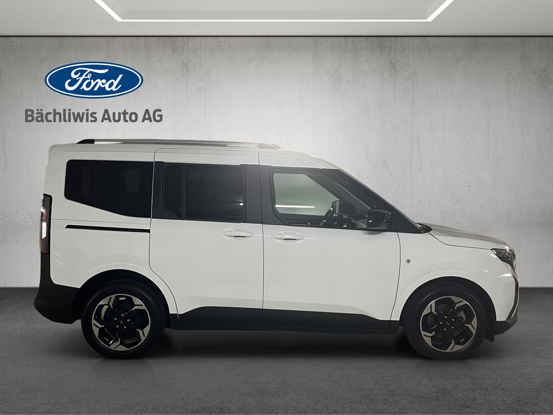 FORD E-Tourneo Courier Titanium-image-5