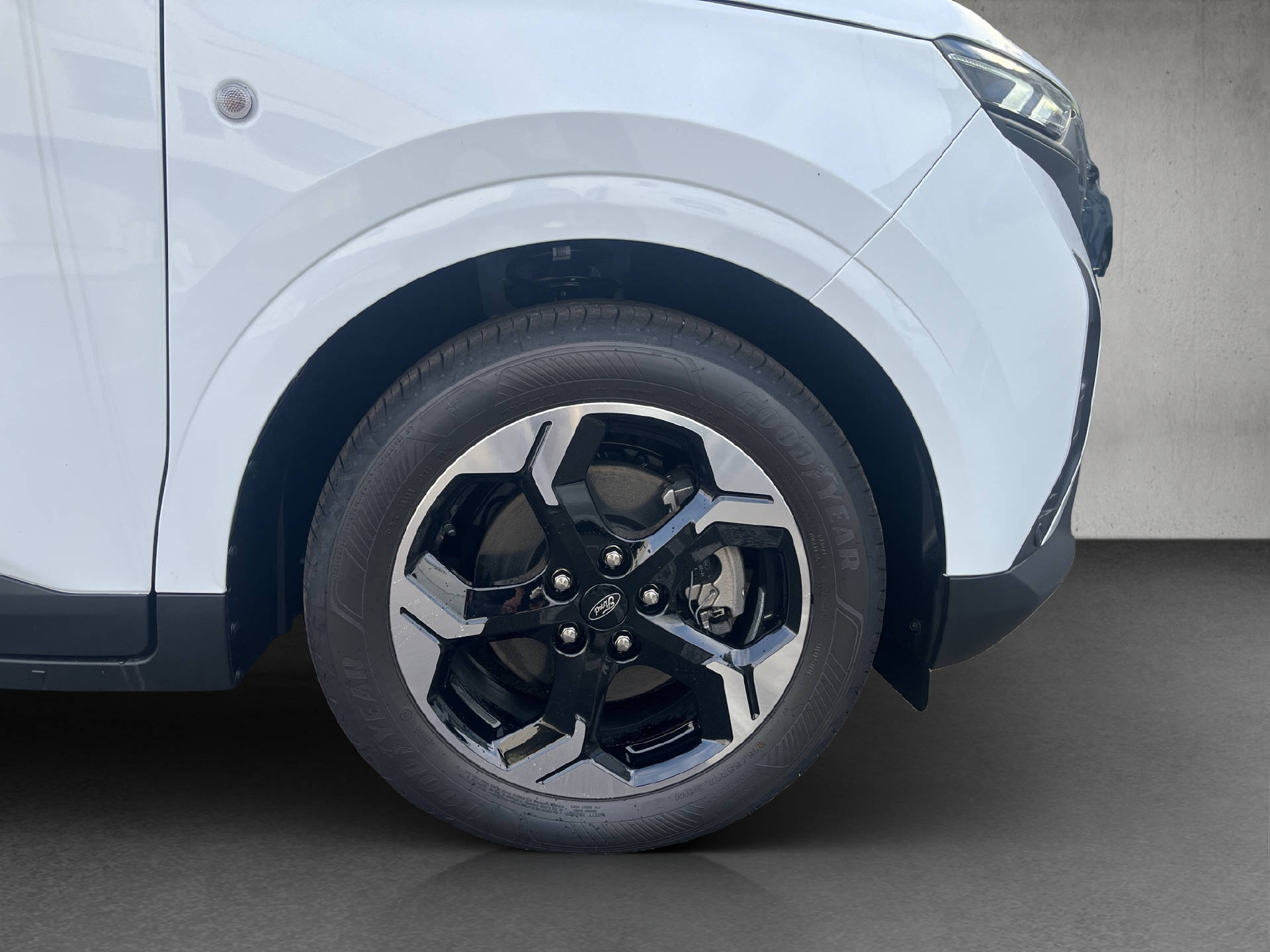 FORD E-Tourneo Courier Titanium-image-23