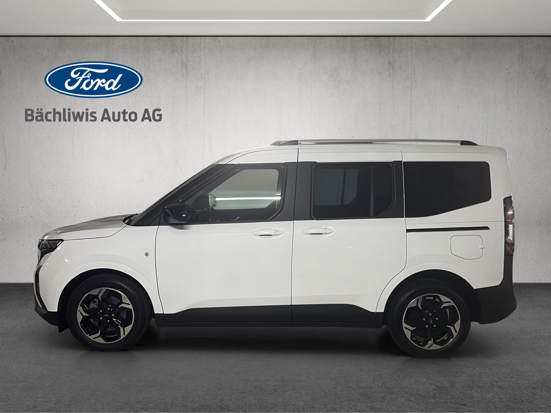 FORD E-Tourneo Courier Titanium-showroom-element-1