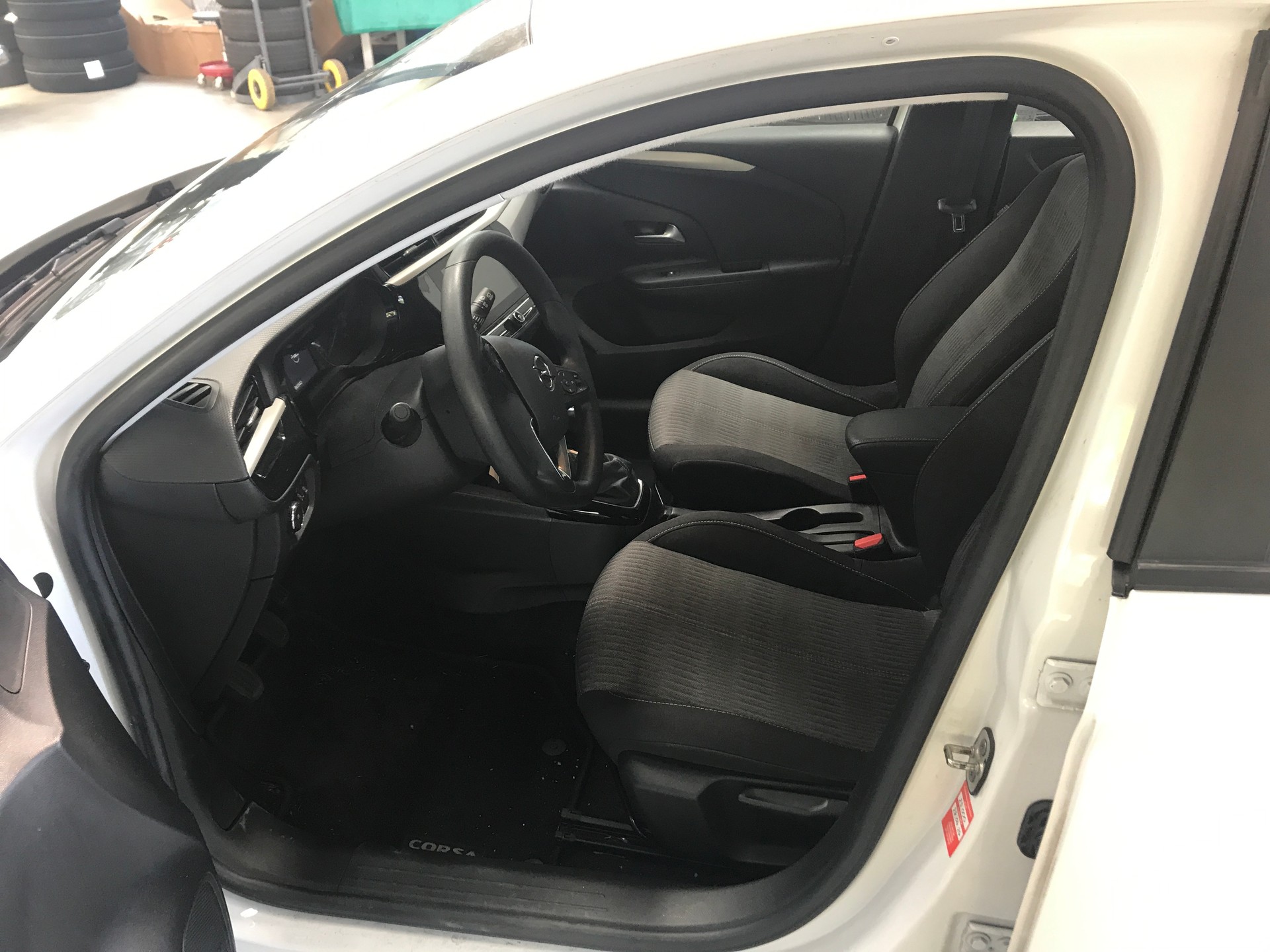 OPEL Corsa 1.2 TP Edition-image-6