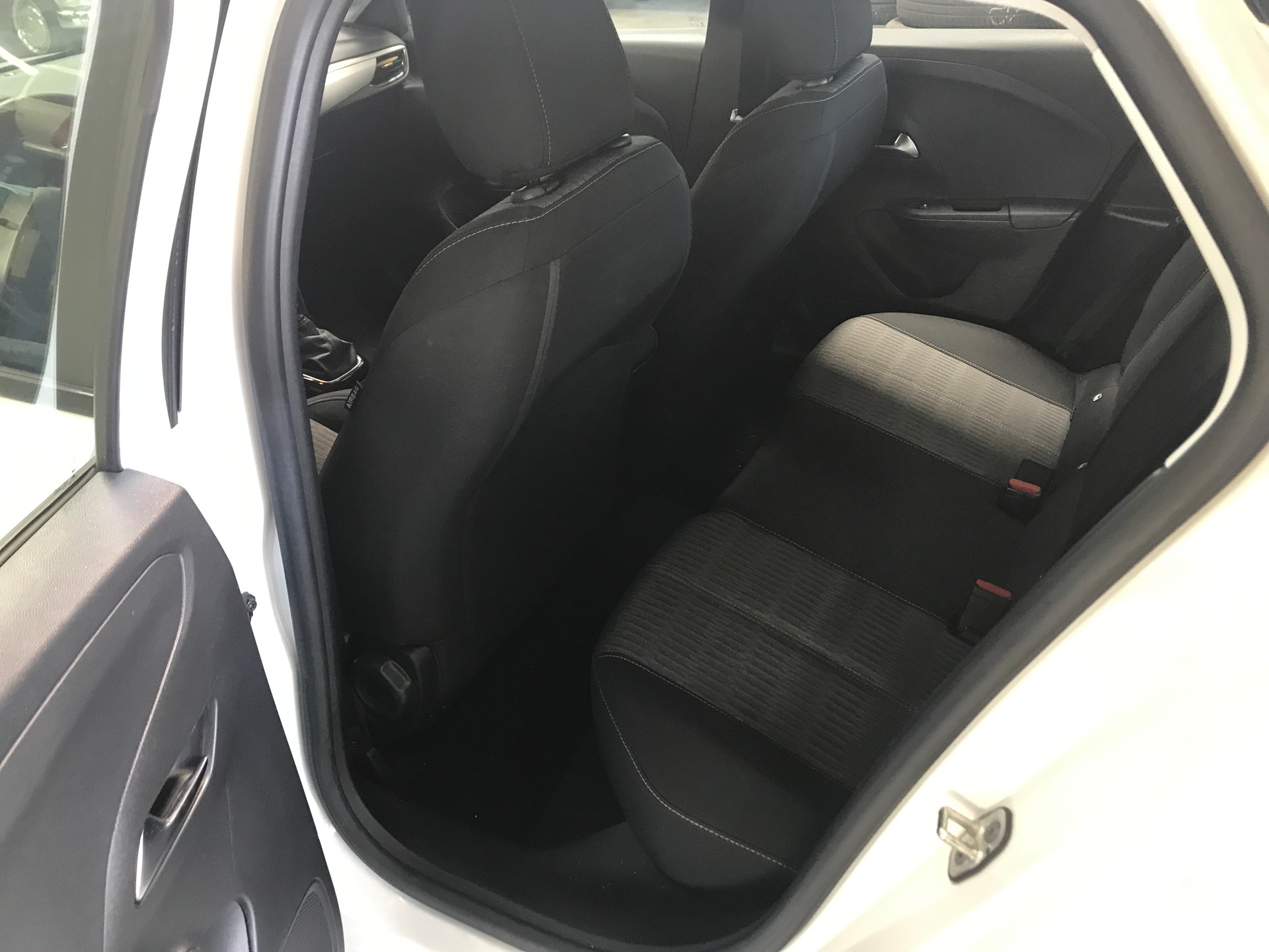 OPEL Corsa 1.2 TP Edition-image-7