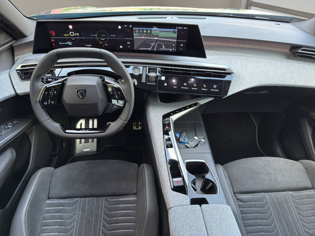PEUGEOT 3008 Electrique 210ch GT-image-7
