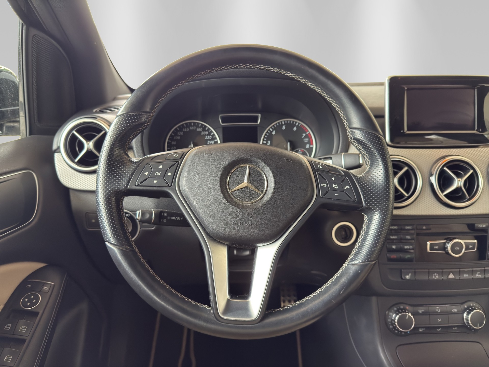 MERCEDES-BENZ B 250 7G-DCT-image-9