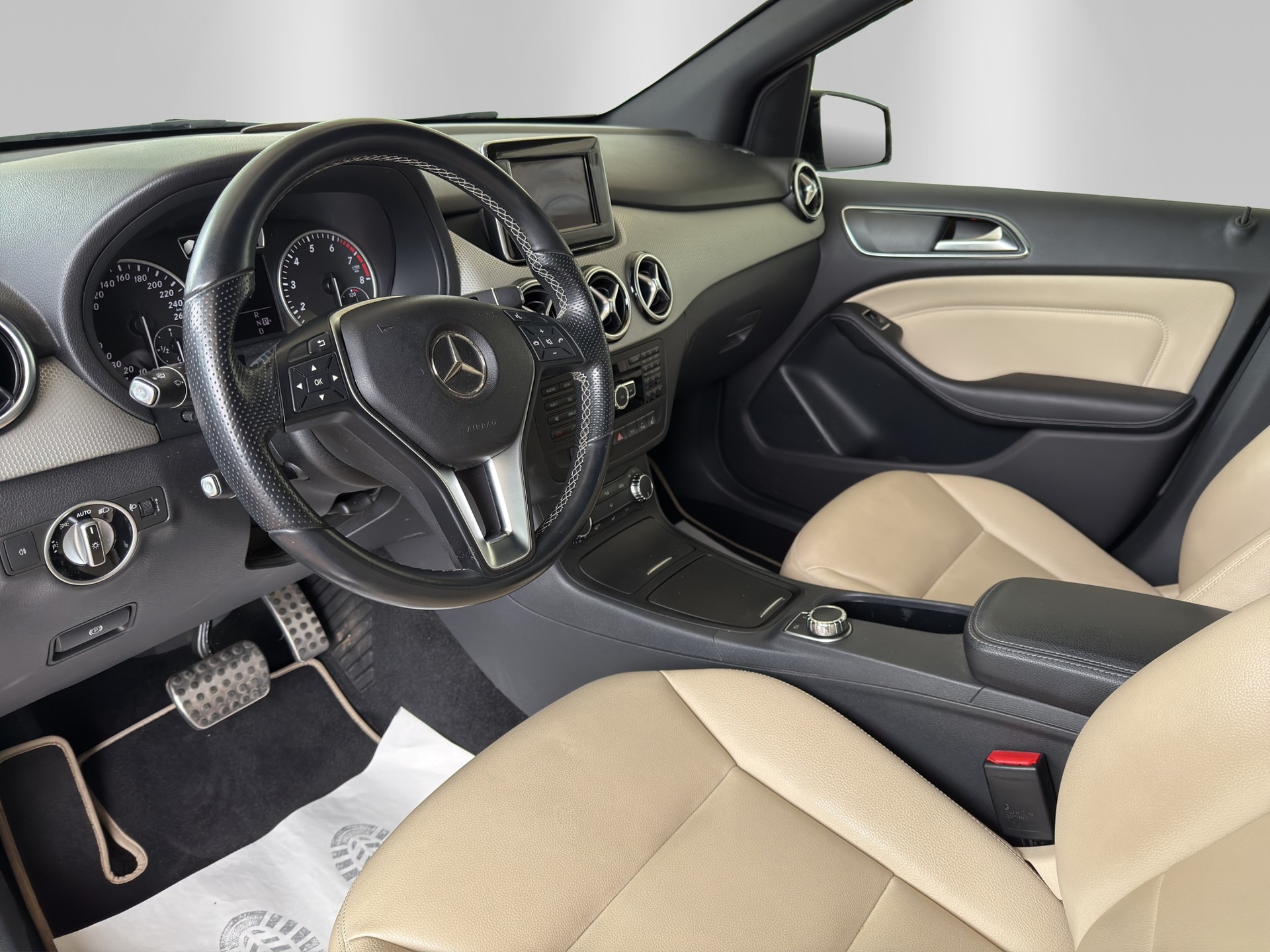 MERCEDES-BENZ B 250 7G-DCT-image-7