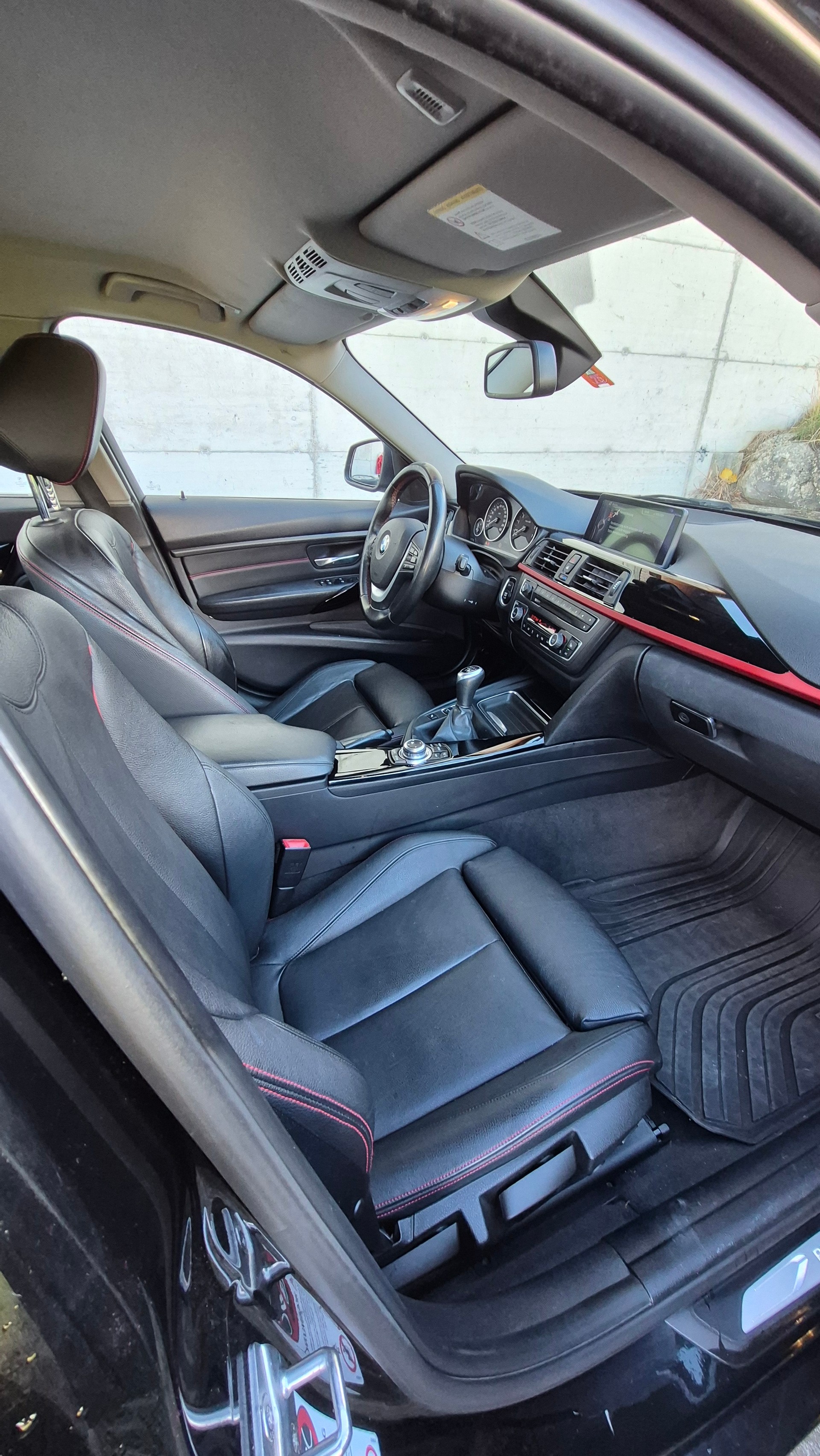 BMW 328i xDrive Touring Sport Line-image-9