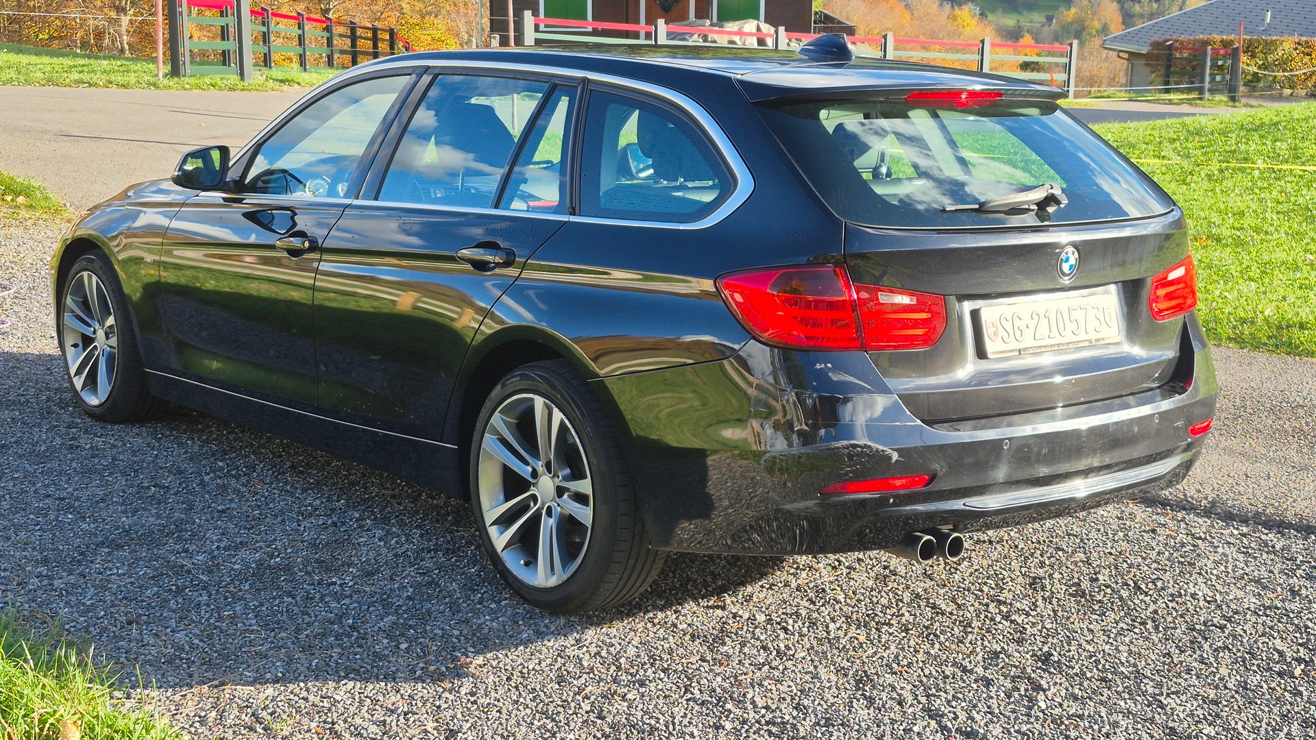 BMW 328i xDrive Touring Sport Line-image-2