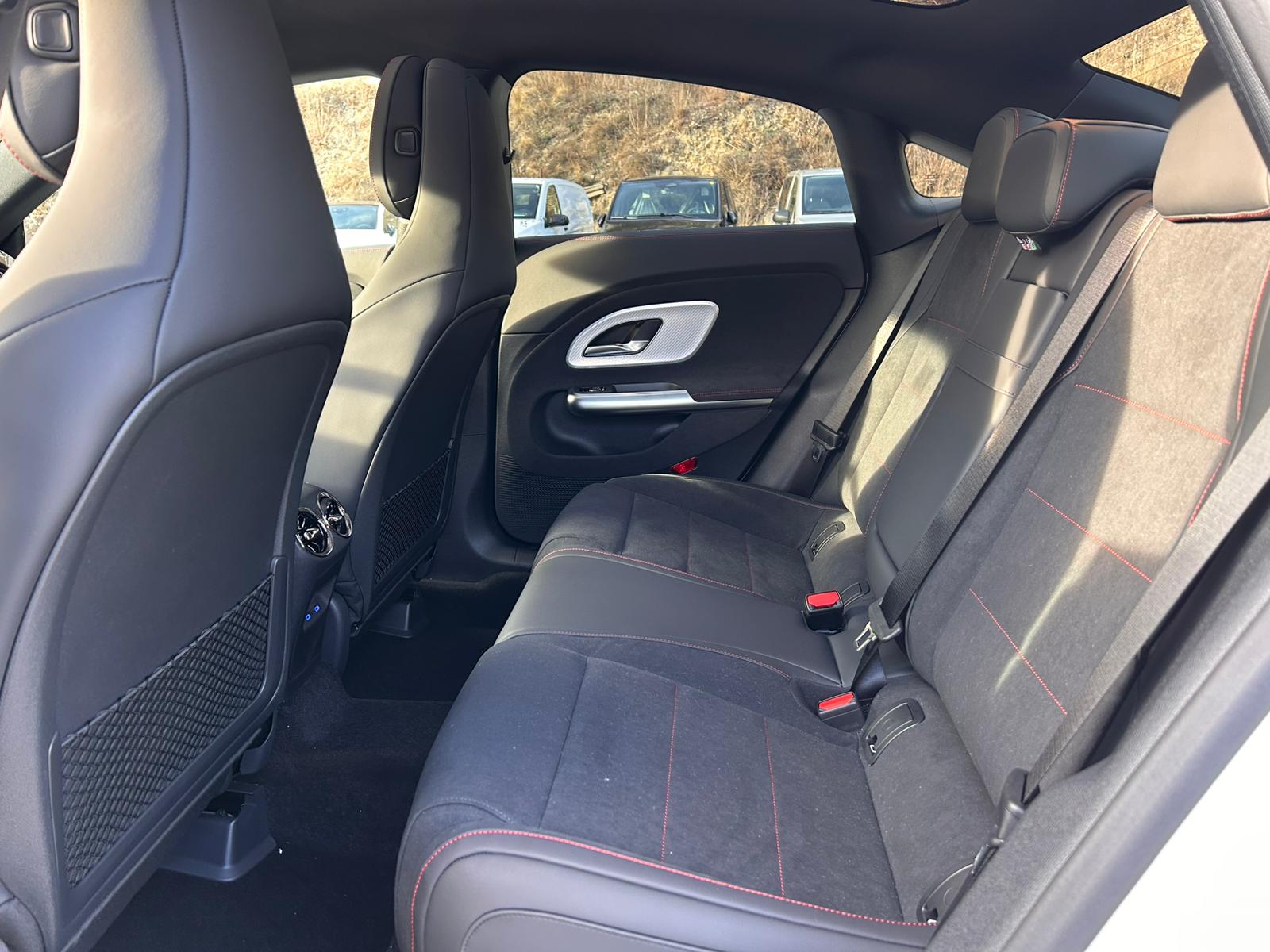 MERCEDES-BENZ CLA 220 4Matic 8G-DCT-image-9