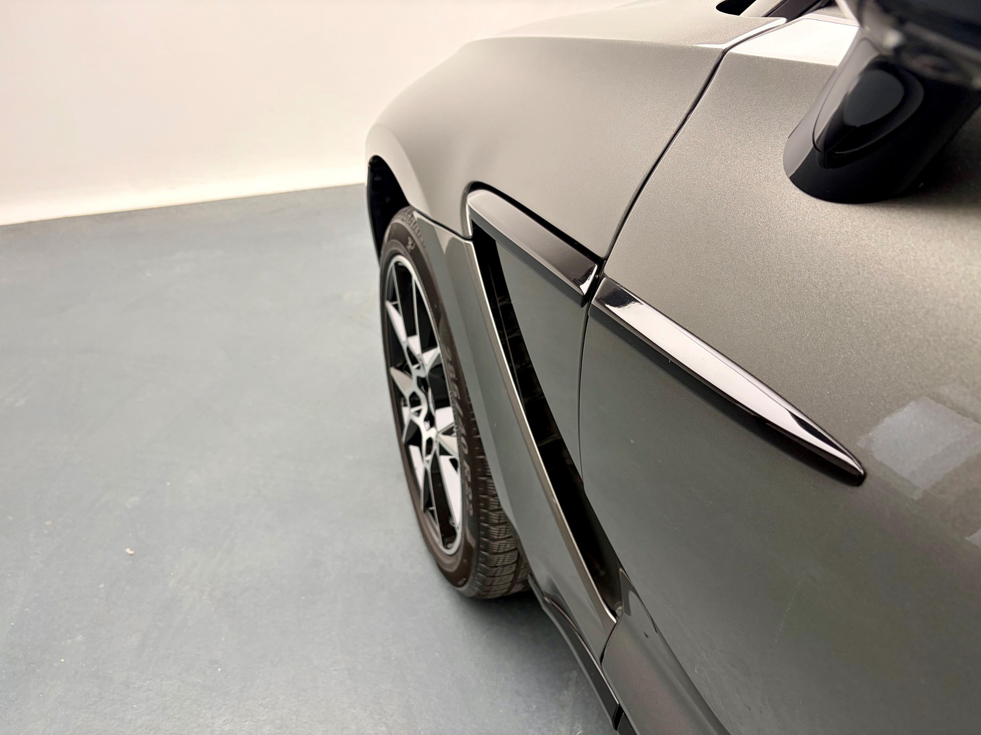ASTON MARTIN DBX 4.0 V8 Bi-Turbo-image-15