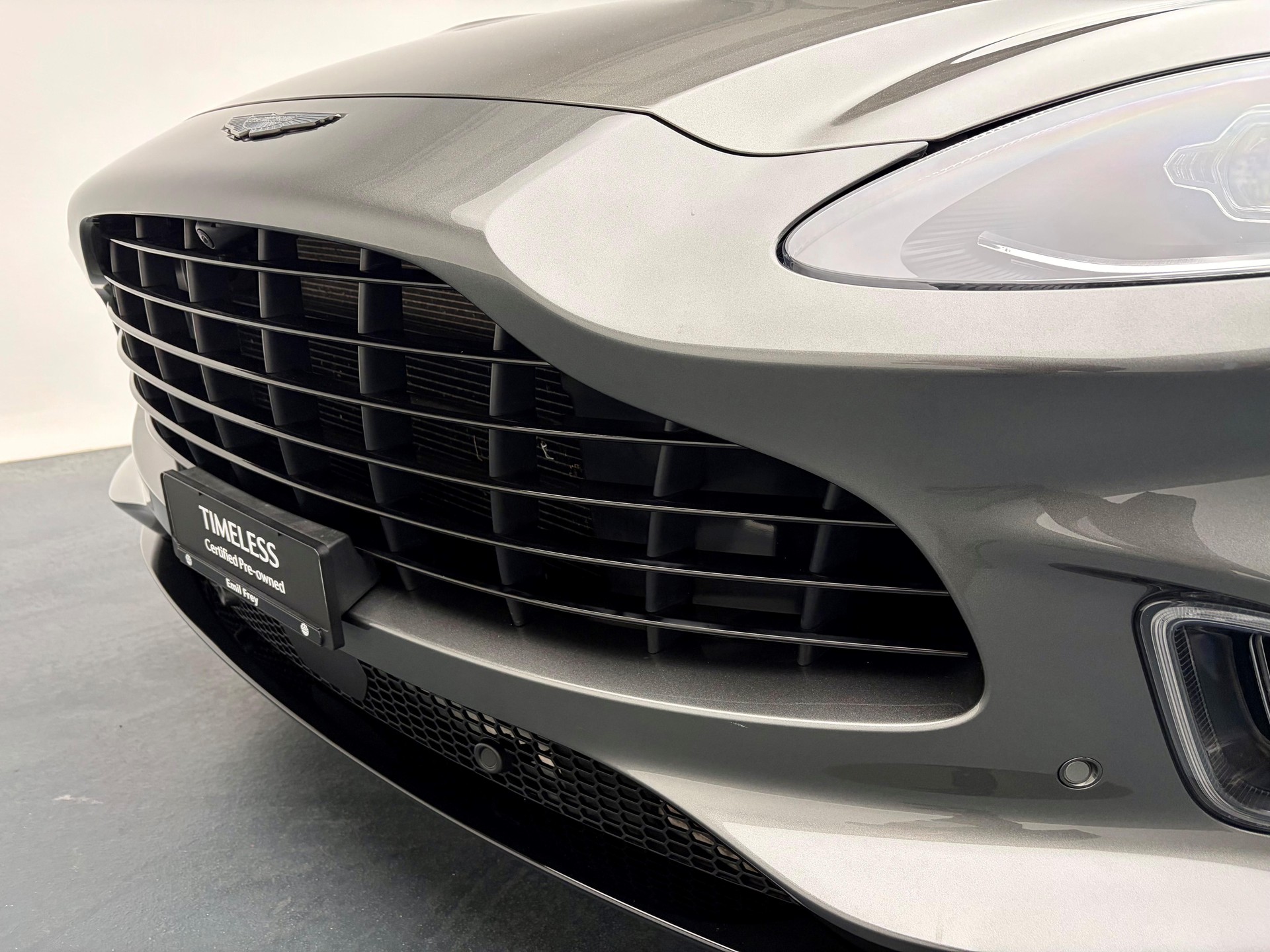 ASTON MARTIN DBX 4.0 V8 Bi-Turbo-image-13