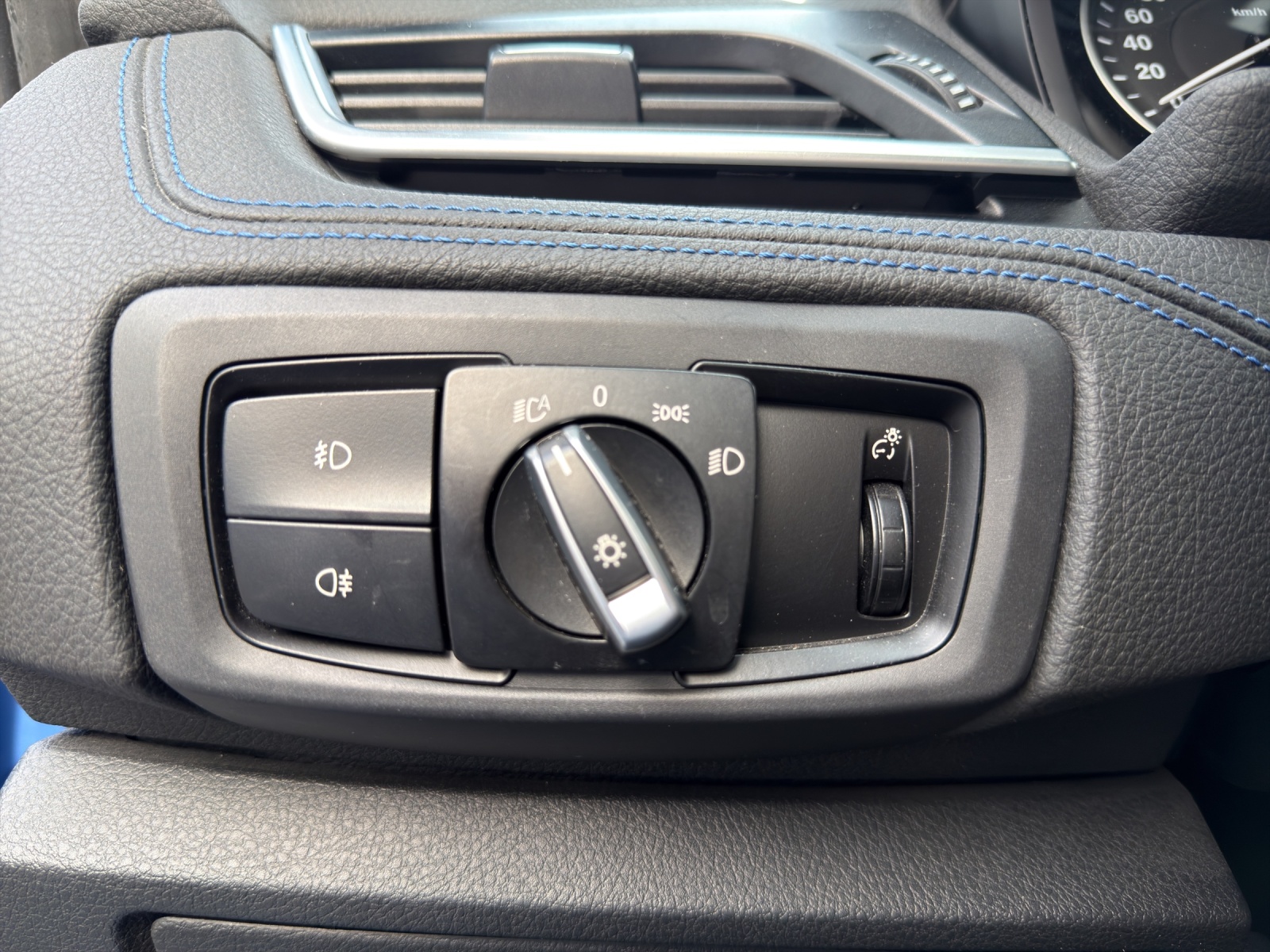 BMW 220d xDrive Active Tourer M Sport Steptronic-image-11