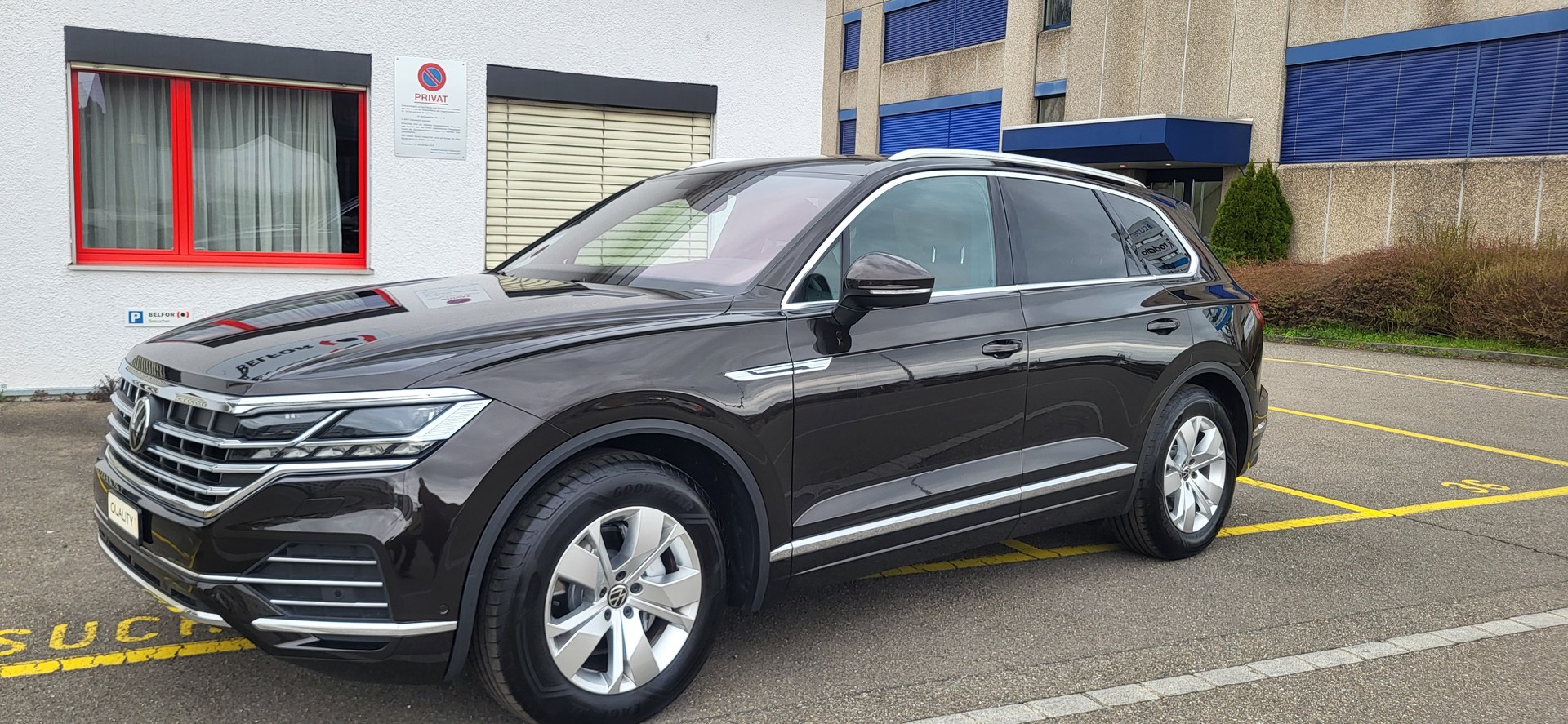 VW Touareg 3.0 TDI Atmosphere Tiptronic-showroom-element-1
