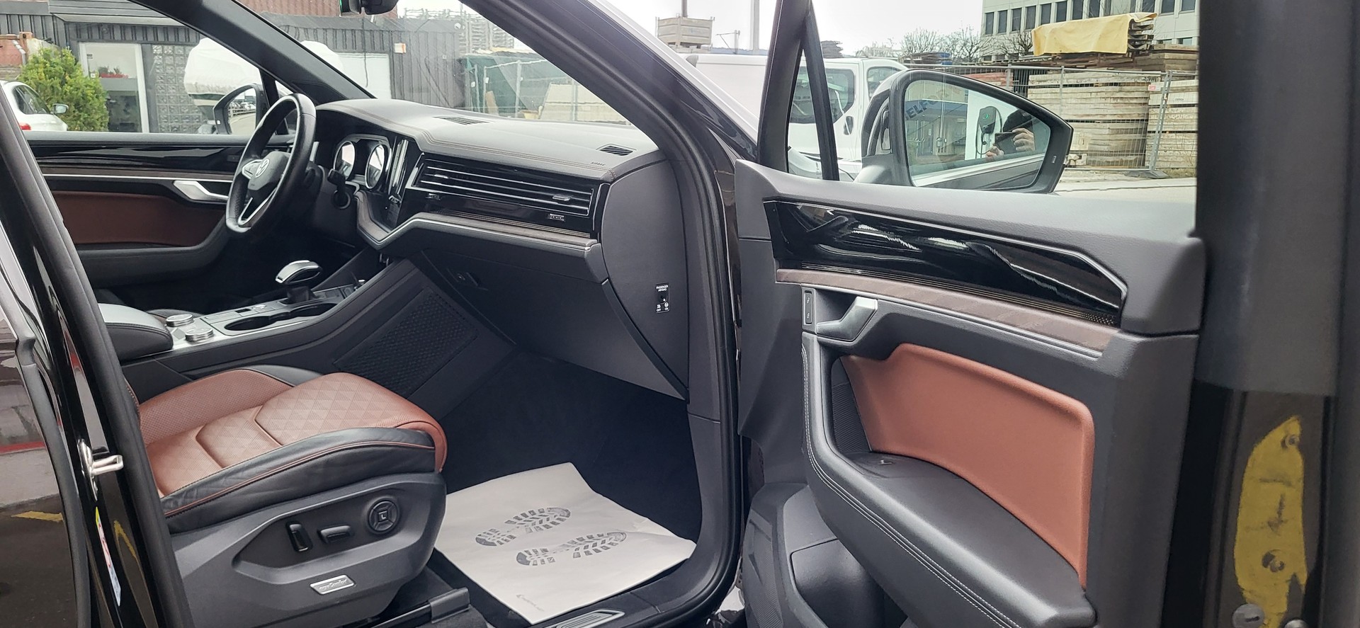 VW Touareg 3.0 TDI Atmosphere Tiptronic-image-7