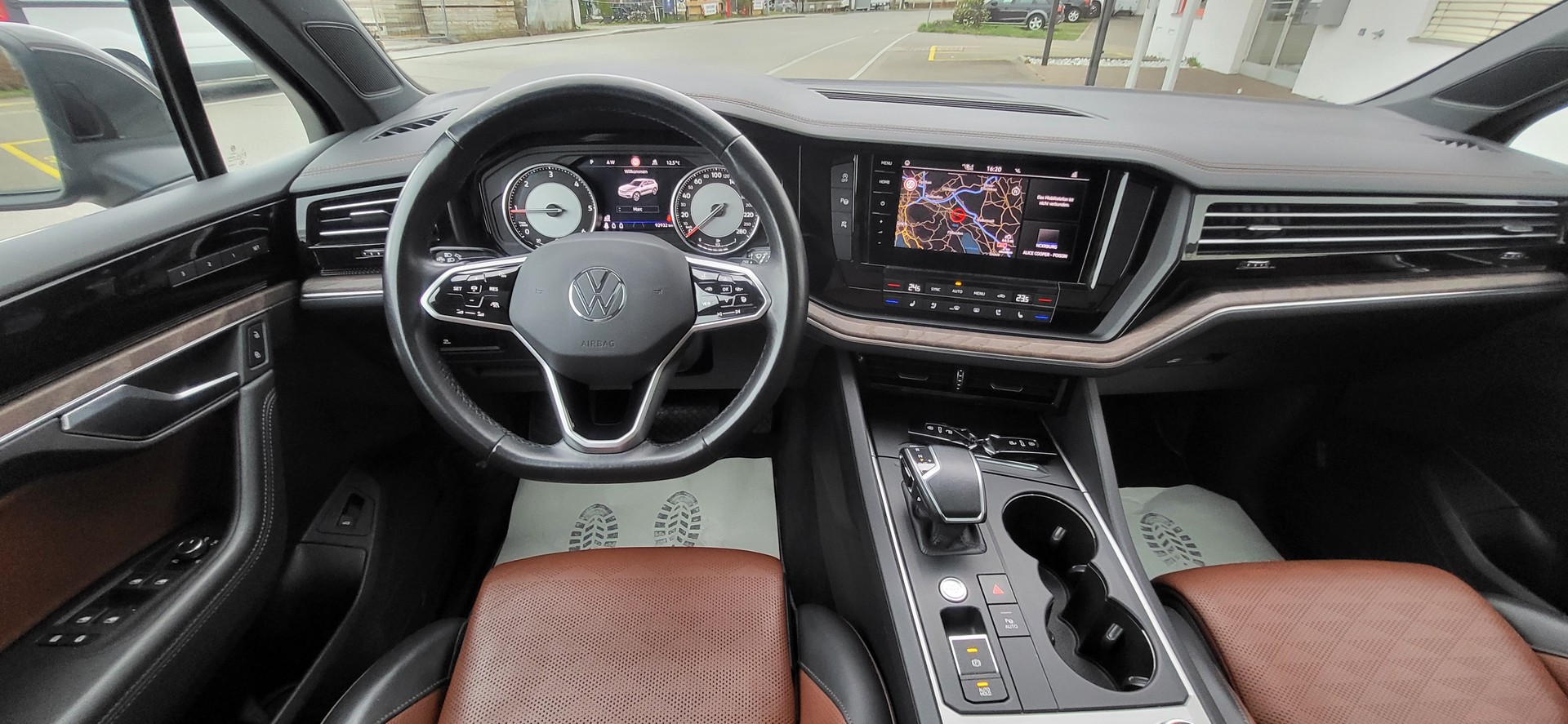 VW Touareg 3.0 TDI Atmosphere Tiptronic-image-10