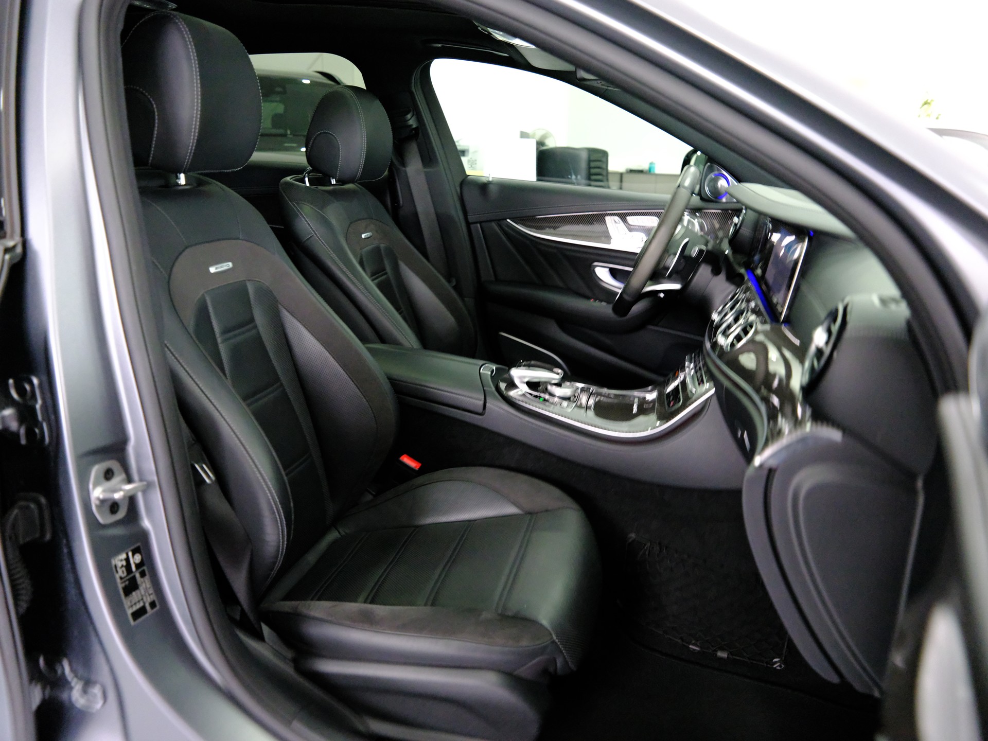 MERCEDES-BENZ E 63 AMG 4Matic+ Speedshift MCT-image-15