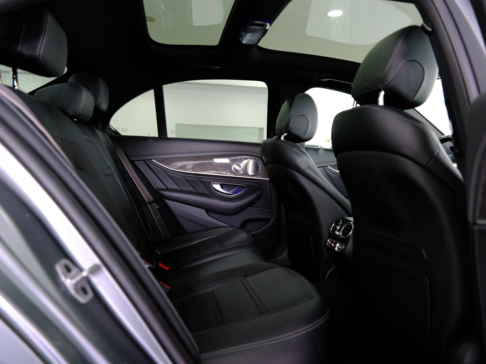 MERCEDES-BENZ E 63 AMG 4Matic+ Speedshift MCT-image-16