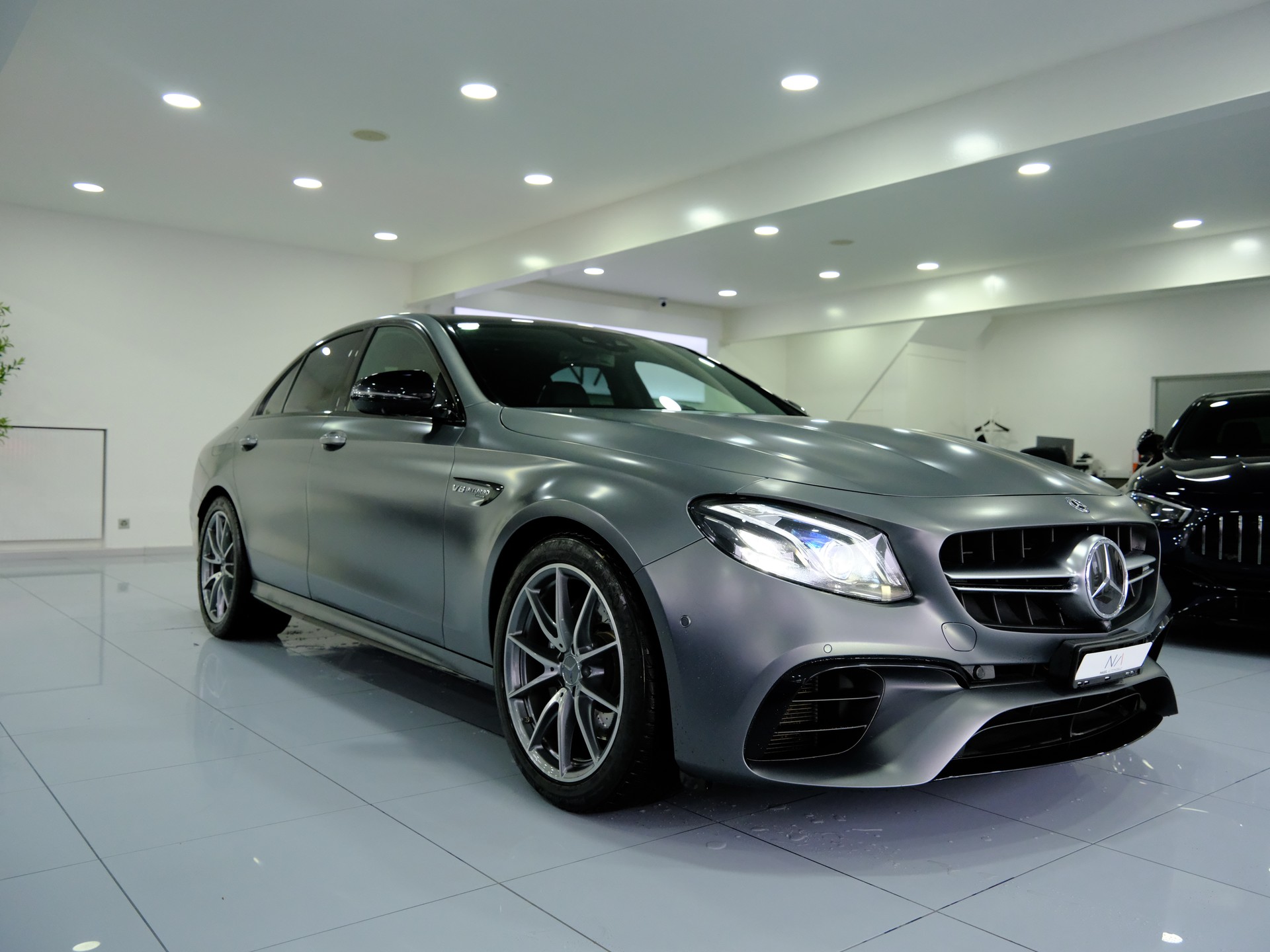 MERCEDES-BENZ E 63 AMG 4Matic+ Speedshift MCT-showroom-element-1