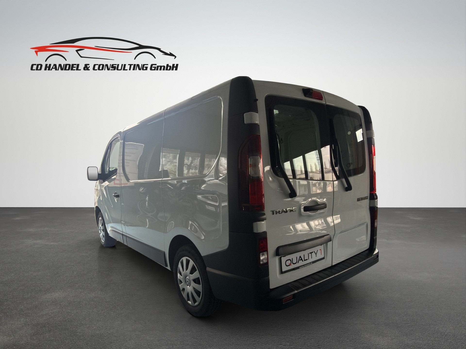 RENAULT Trafic 2.0 dCi 120 3.0t Business L1H1-image-5