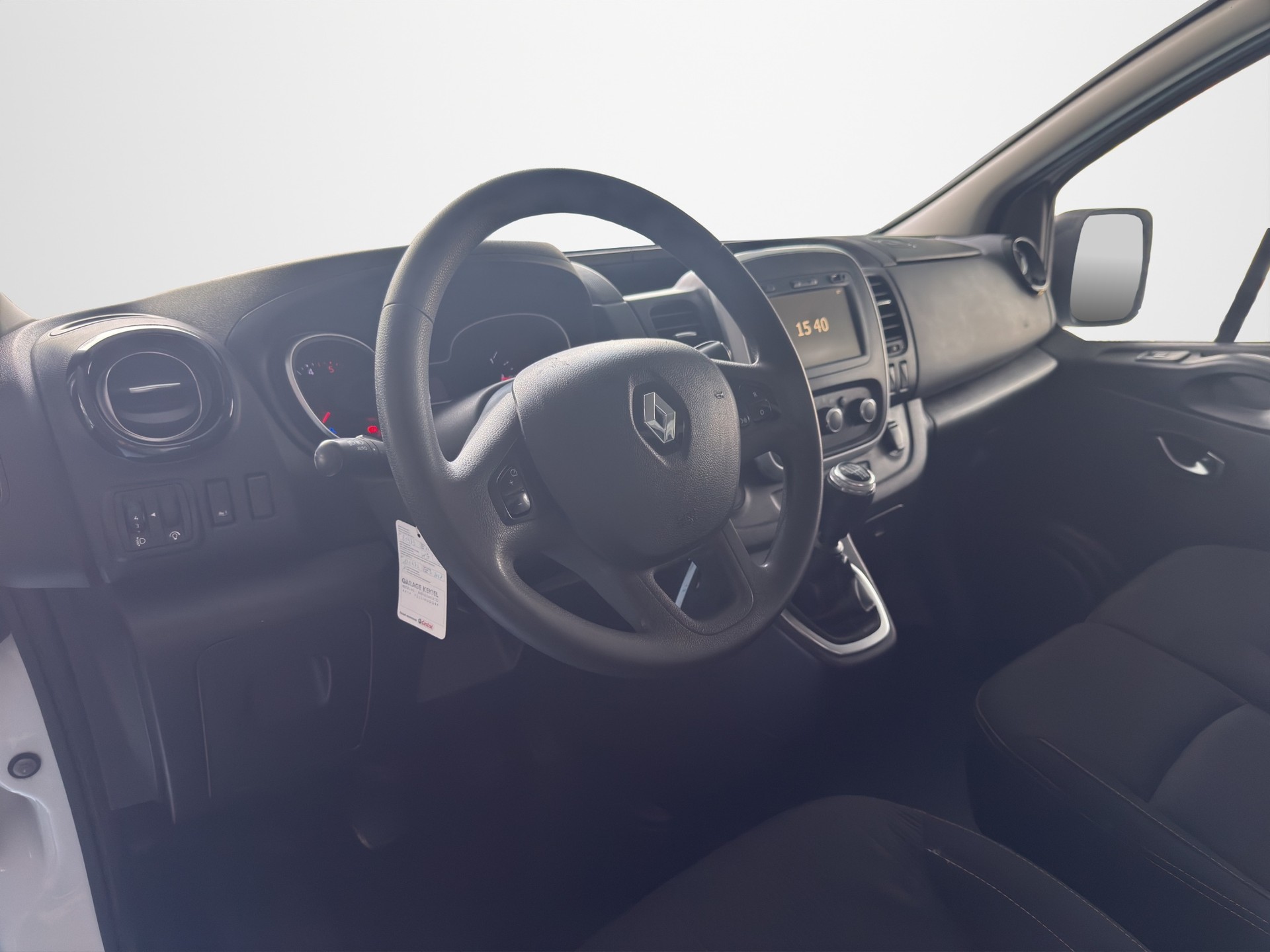 RENAULT Trafic 2.0 dCi 120 3.0t Business L1H1-image-9
