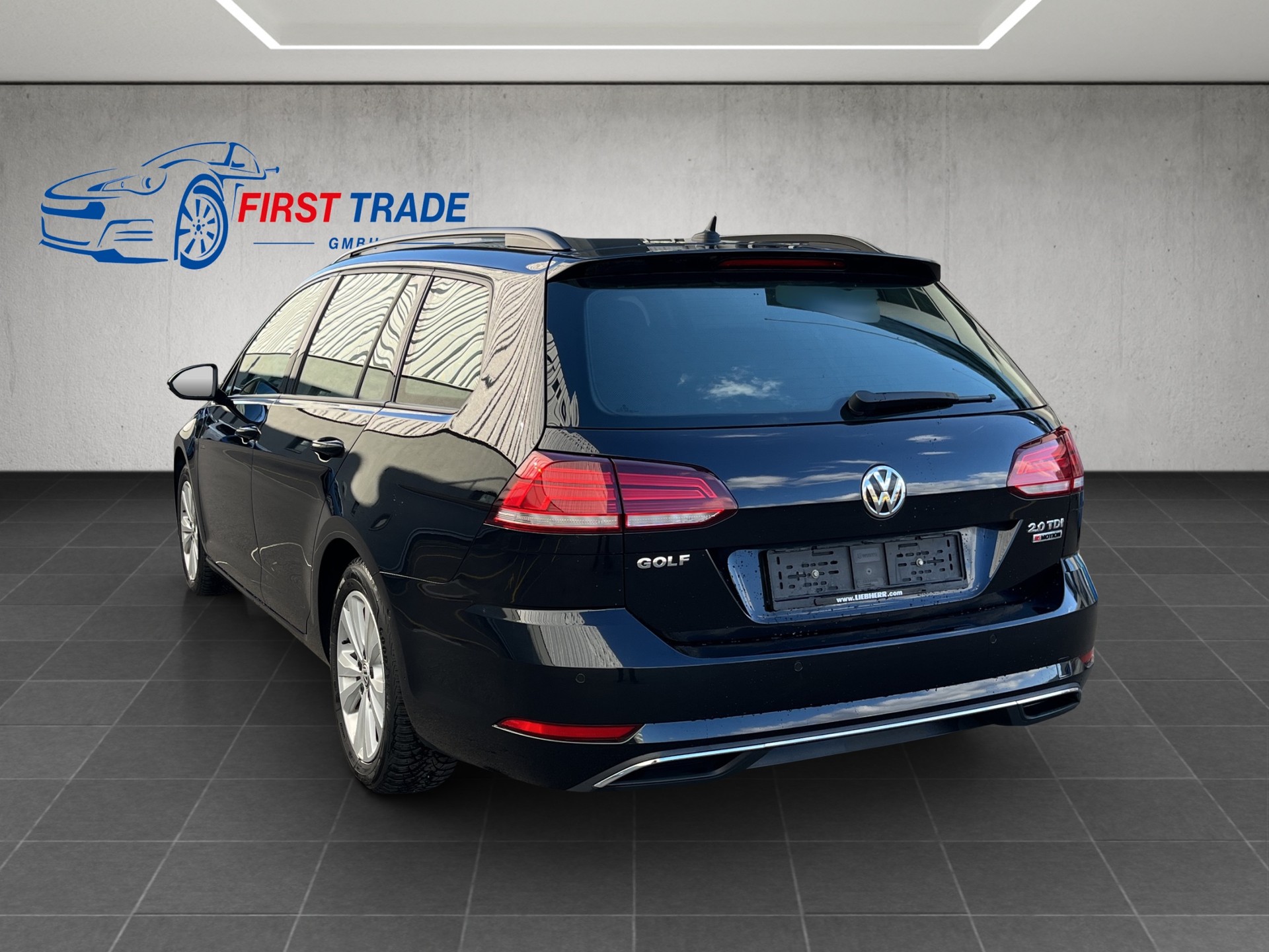 VW Golf Variant 2.0 TDI Highline 4Motion-image-6