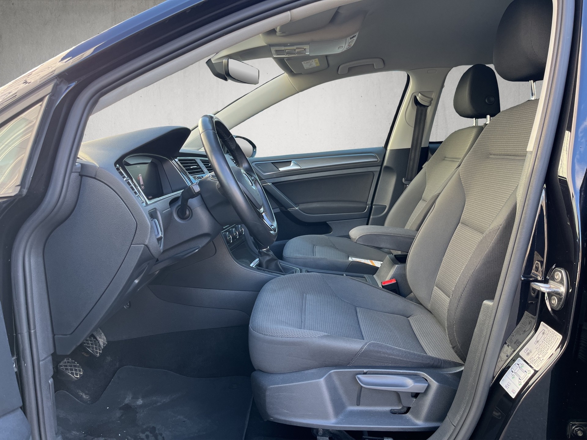 VW Golf Variant 2.0 TDI Highline 4Motion-image-9